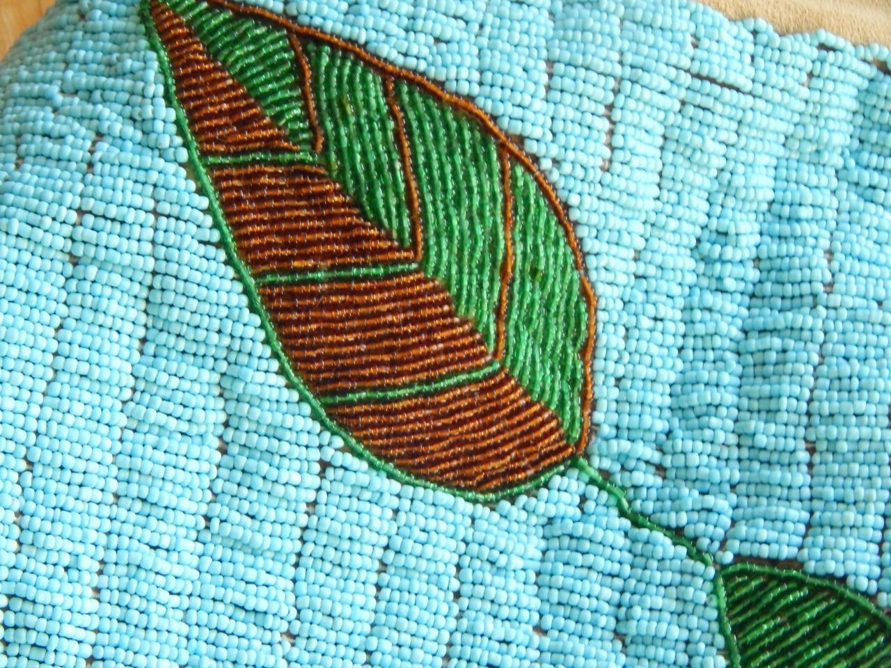 LARGE SIZE MINT VINTAGE MID CENTURY NEZ PERCE' INDIAN BEADED VEST - MINT !
