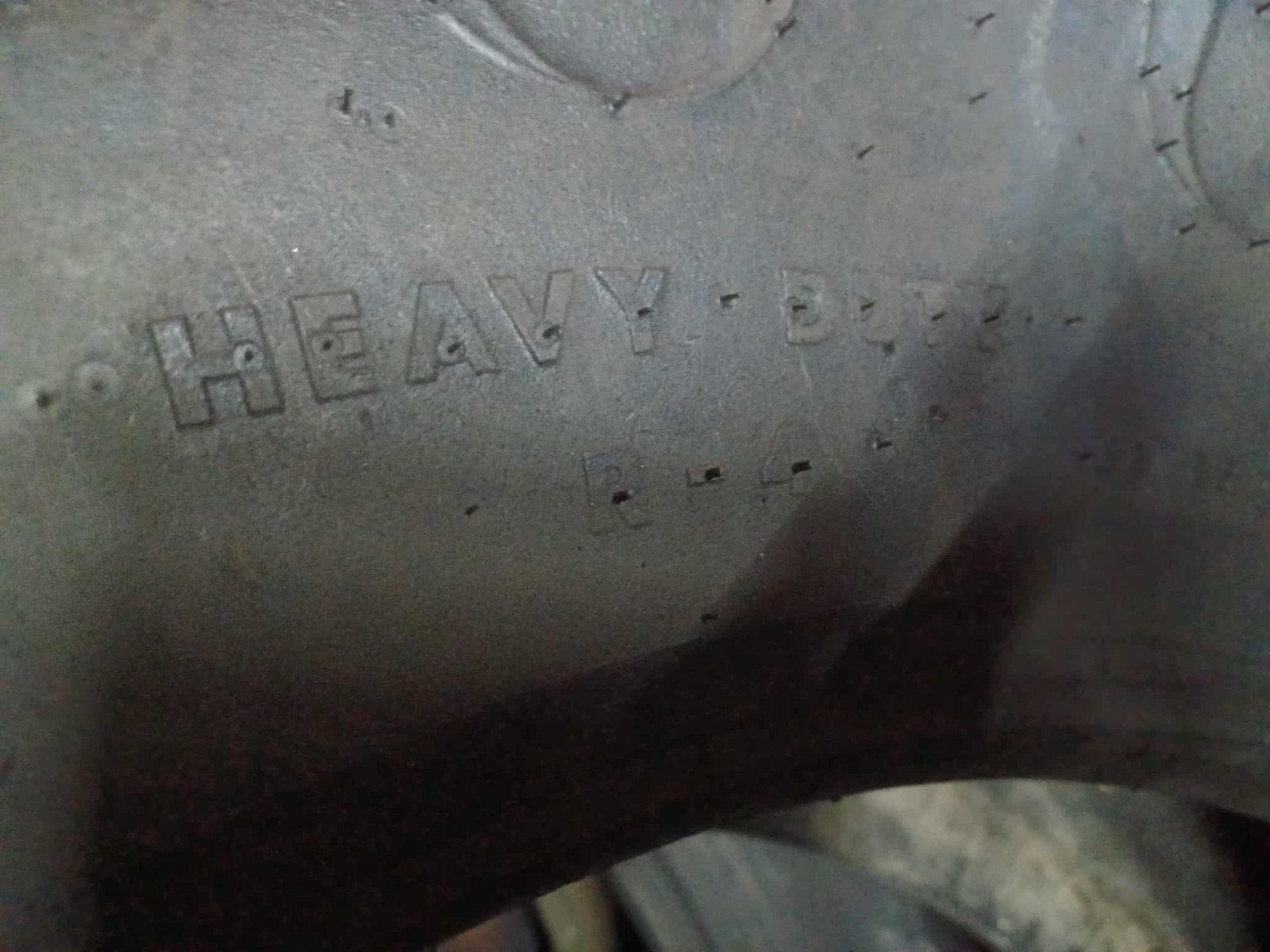 17.5L-24 TIRE R-4 NEW COSMETIC BLEM 8PLY 17524 17.5 24