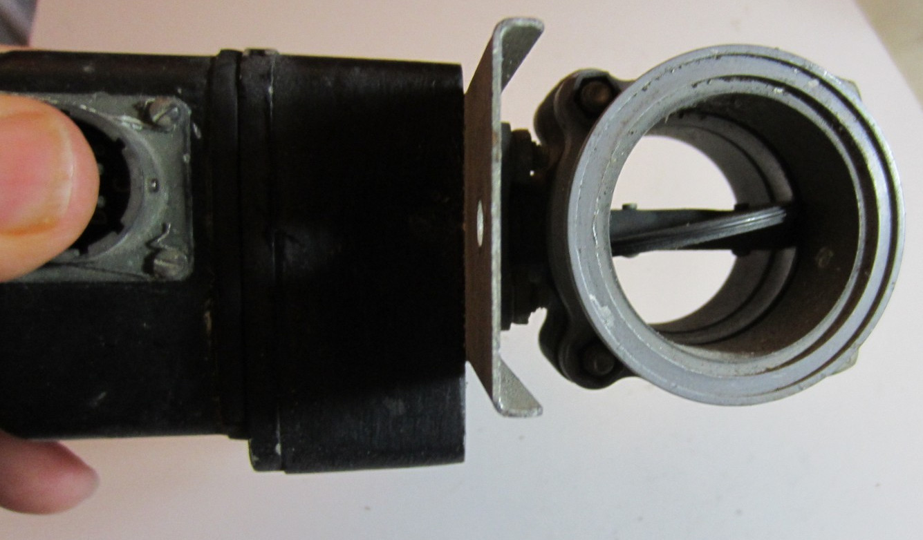 AIRCRAFT VALVE AND ACTUATOR HAMILTON STANDARD P/N 550664 P15