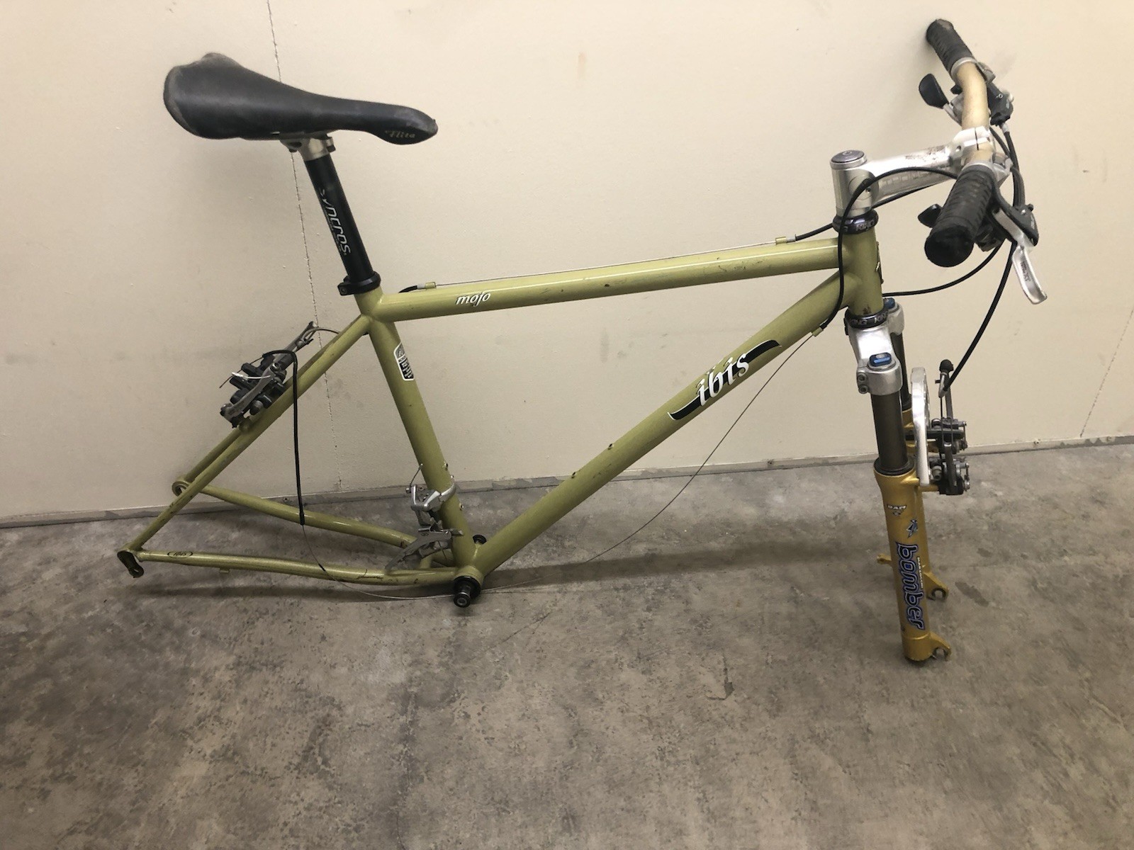 Vintage Old School Ibis Mojo Mountain Bike Frame King Thompson Bomber Xt