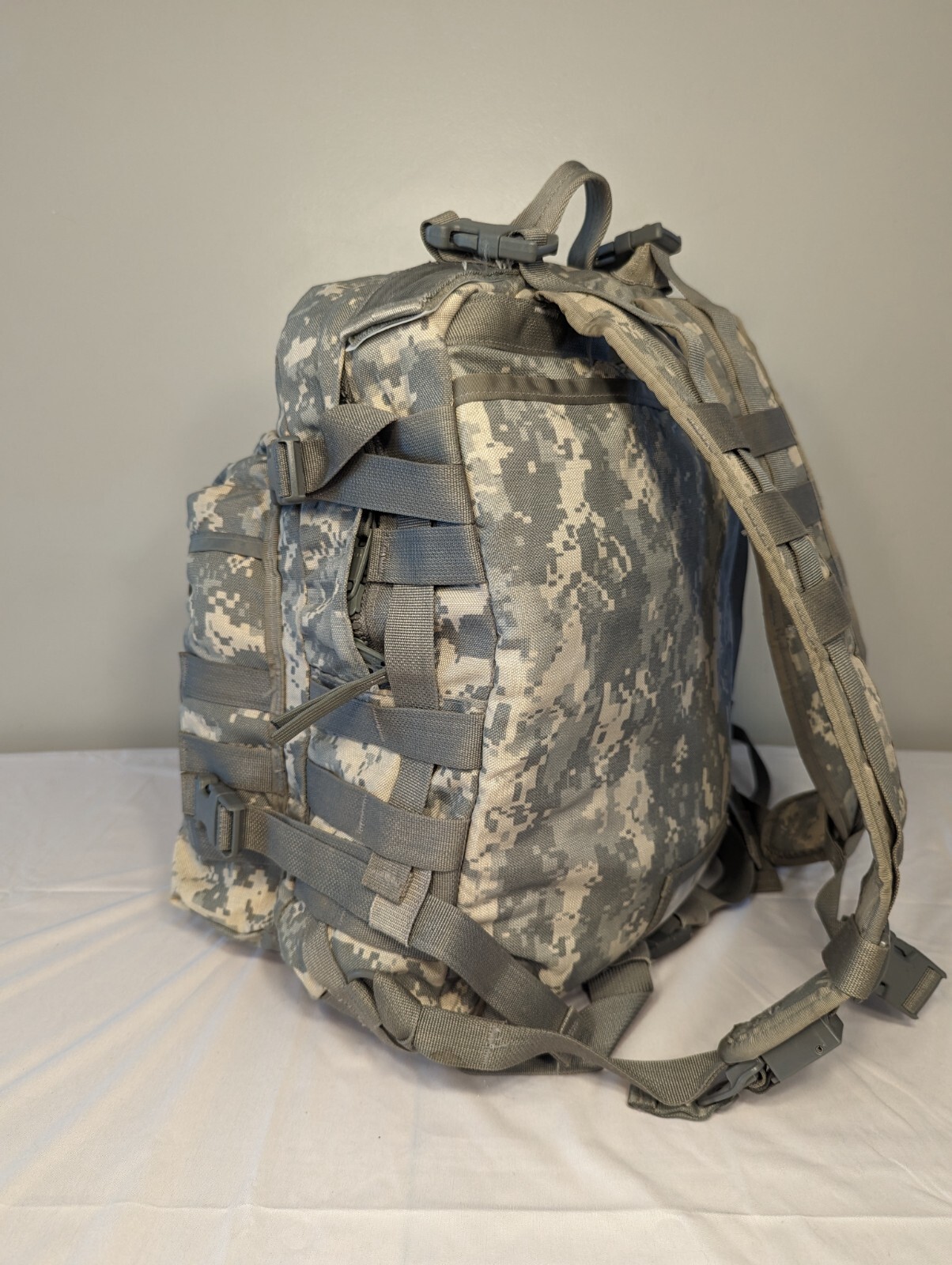 US ARMY ACU ASSAULT PACK 3 DAY MOLLE II BACKPACK Made in USA with Stiffiner