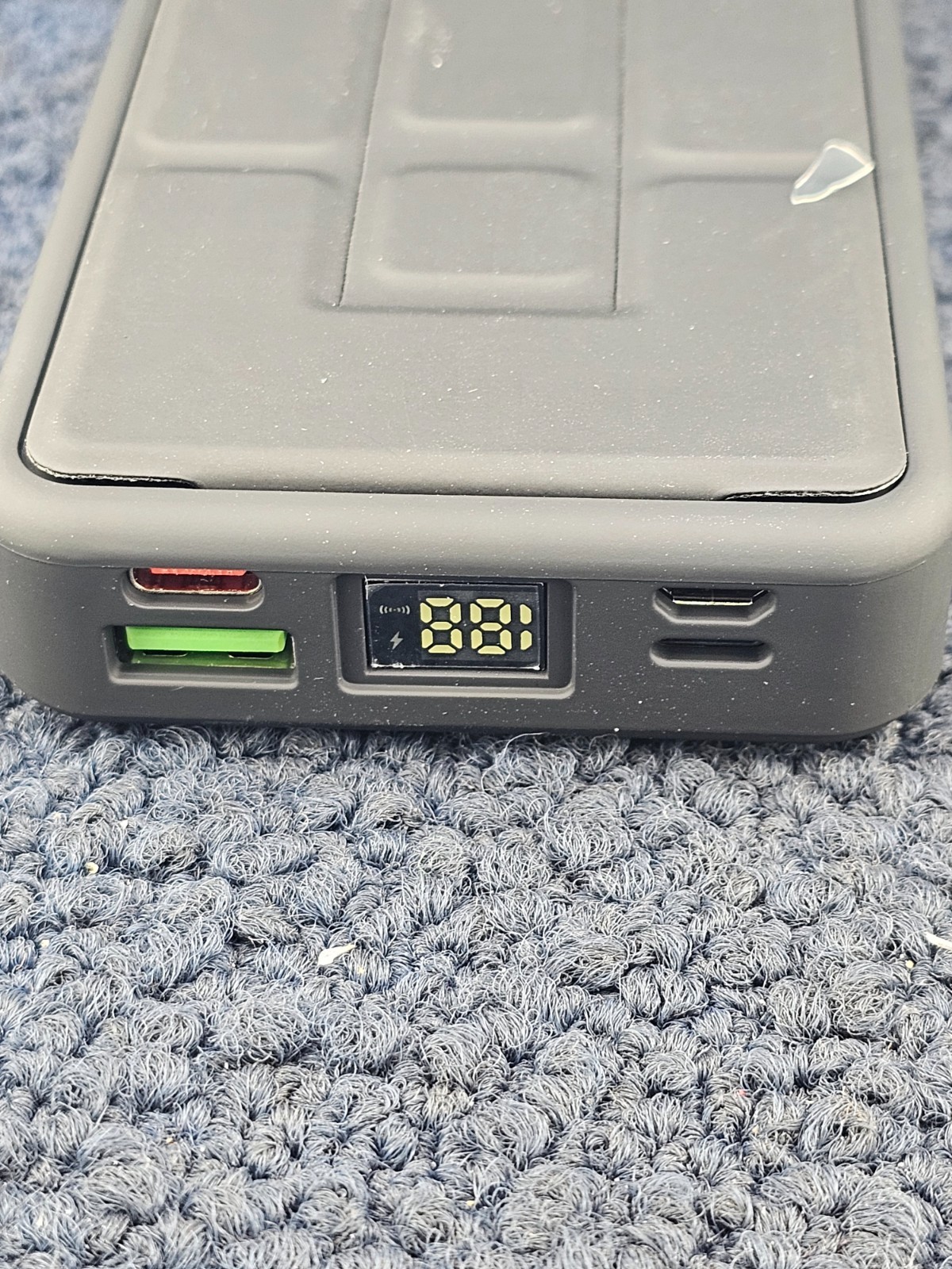 Ultra-thin Mini Power Bank Portable Quick Charge LED Display Super Current Safe