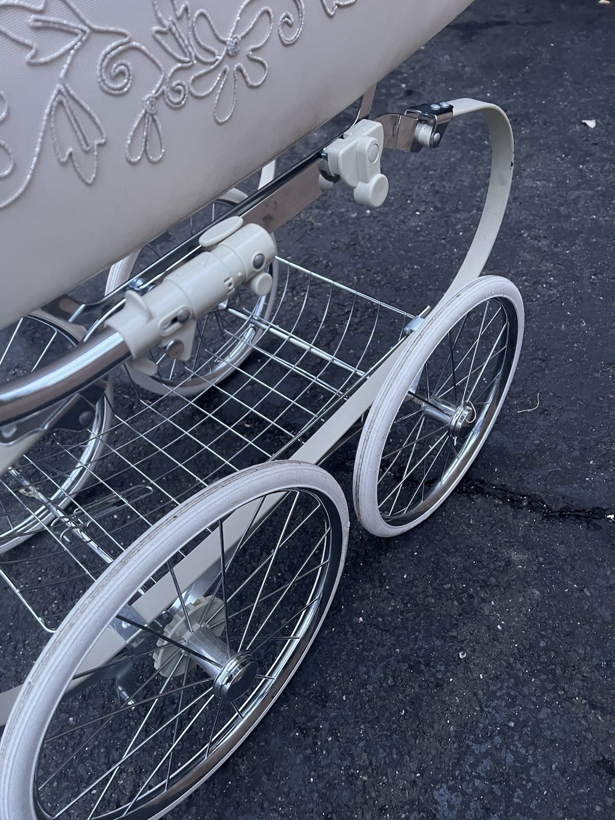 Inglesina Classics Pram Baby Stroller with Basket and Storage Basket In White