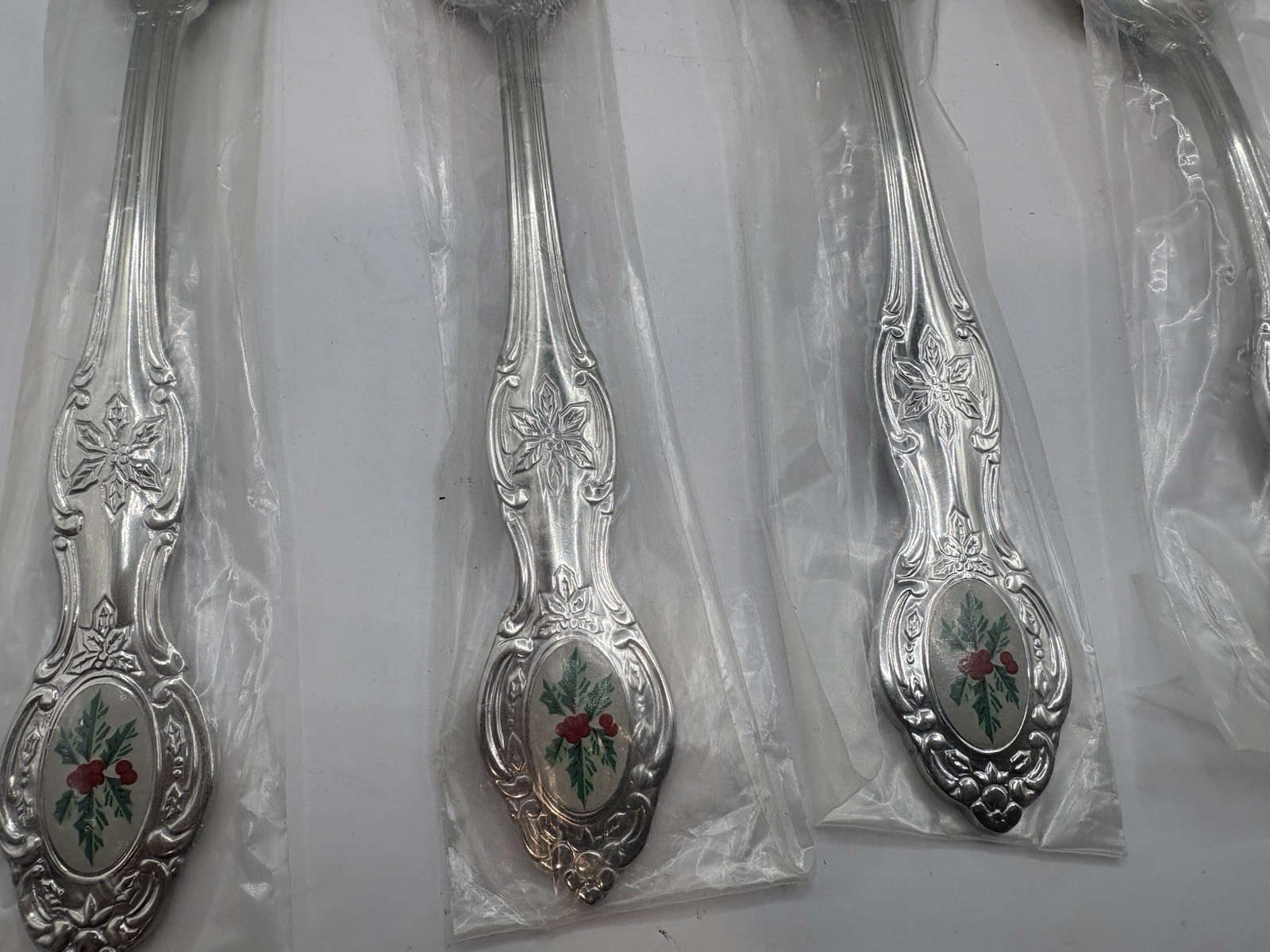 Longaberger very rare holly flatware Set Of 6