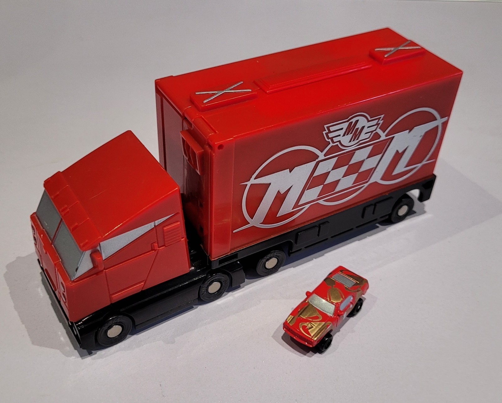 Micromachines 2002 Finish Line Truck Complete With Exclusive Playset Vehicle
