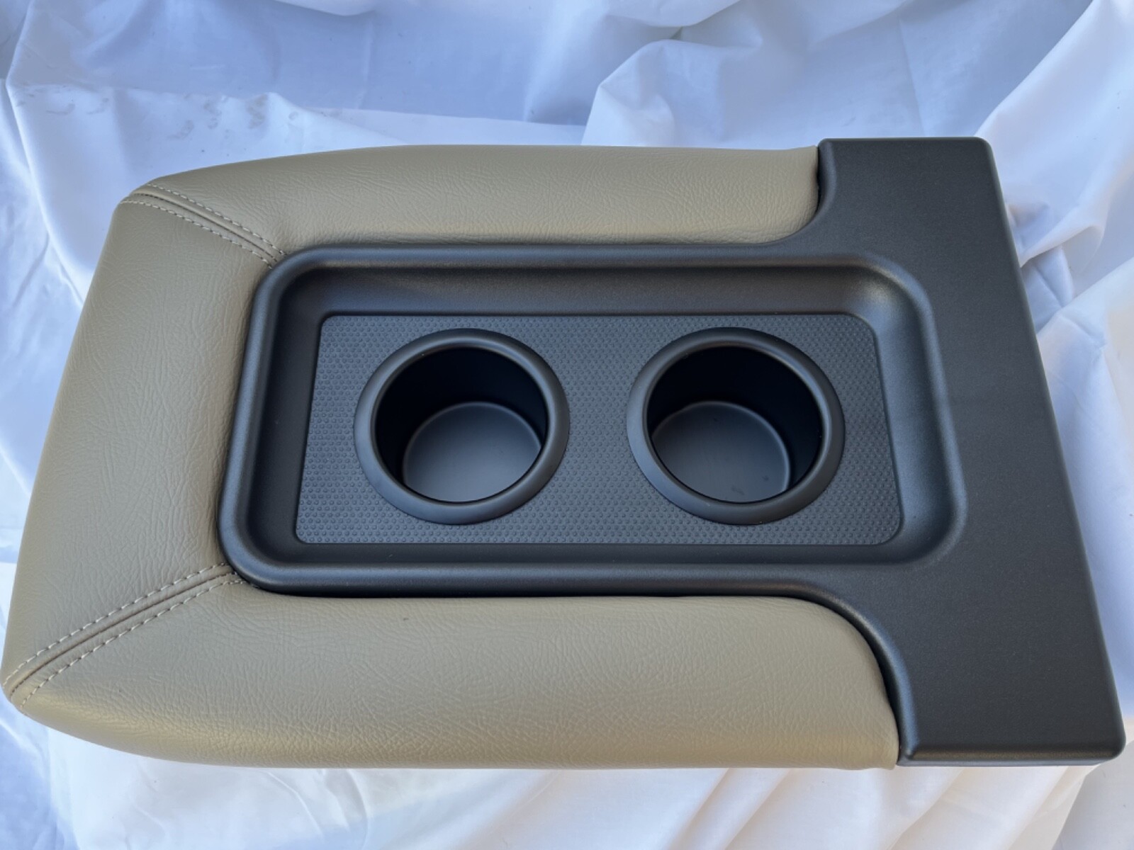 95-99 CHEVROLET C1500 C2500 C3500 TAN BEIGE CUP HOLDER CENTER CONSOLE TOP LID
