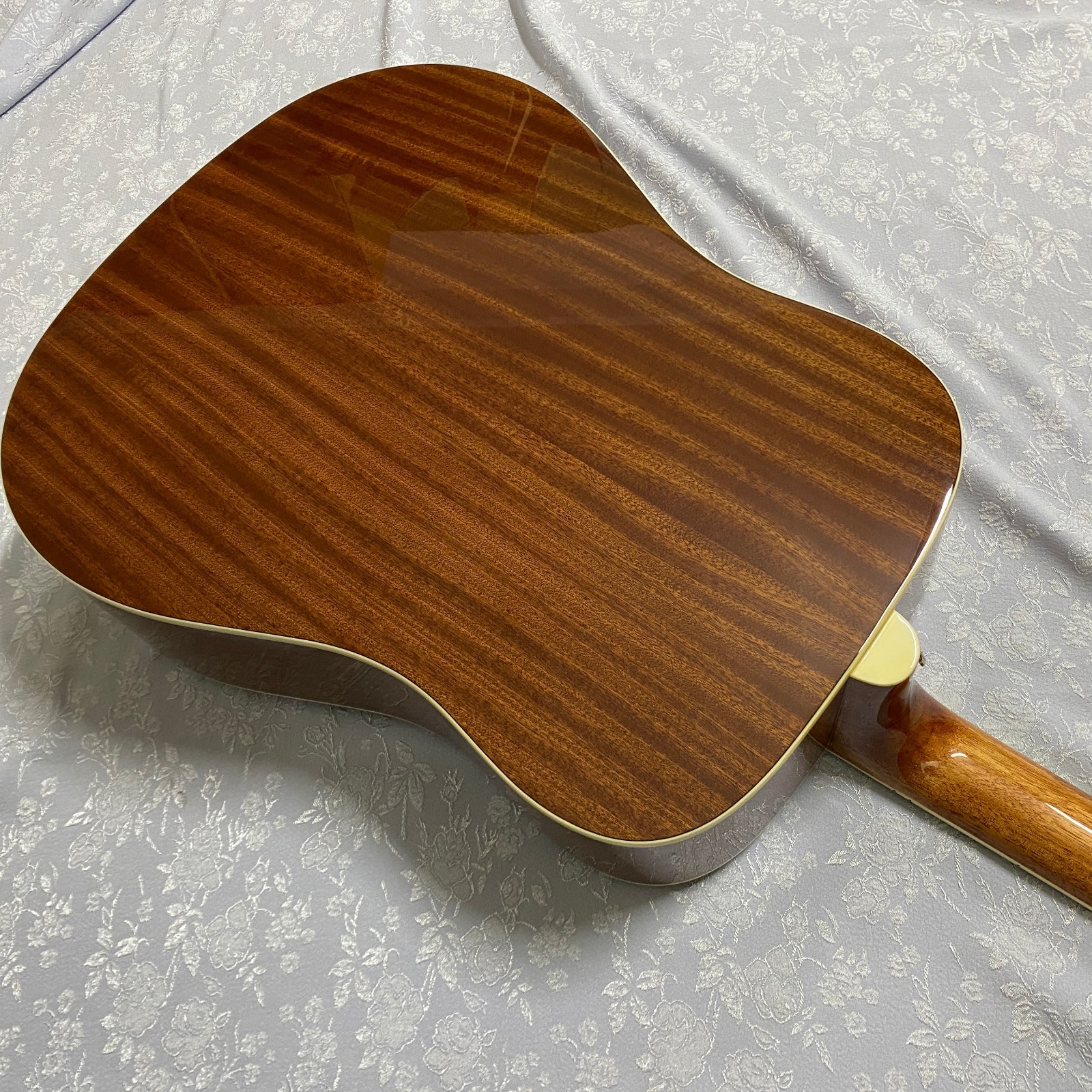 TS Hummingbird Acoustic guitar with pickup Solid spruce top real photo