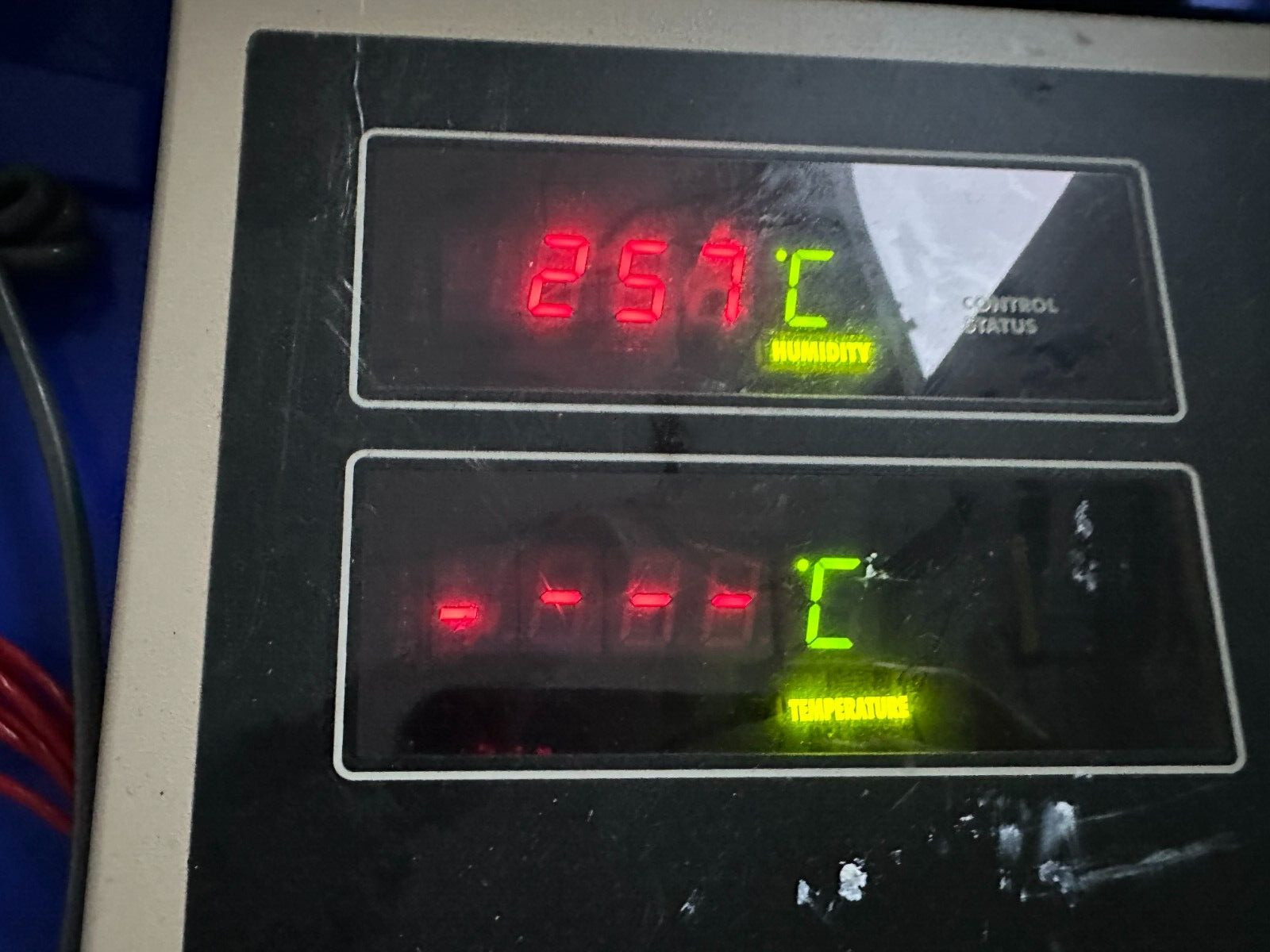 General Eastern Hygro E4-RH-2D-115V Dual Display Dew Point Monitor