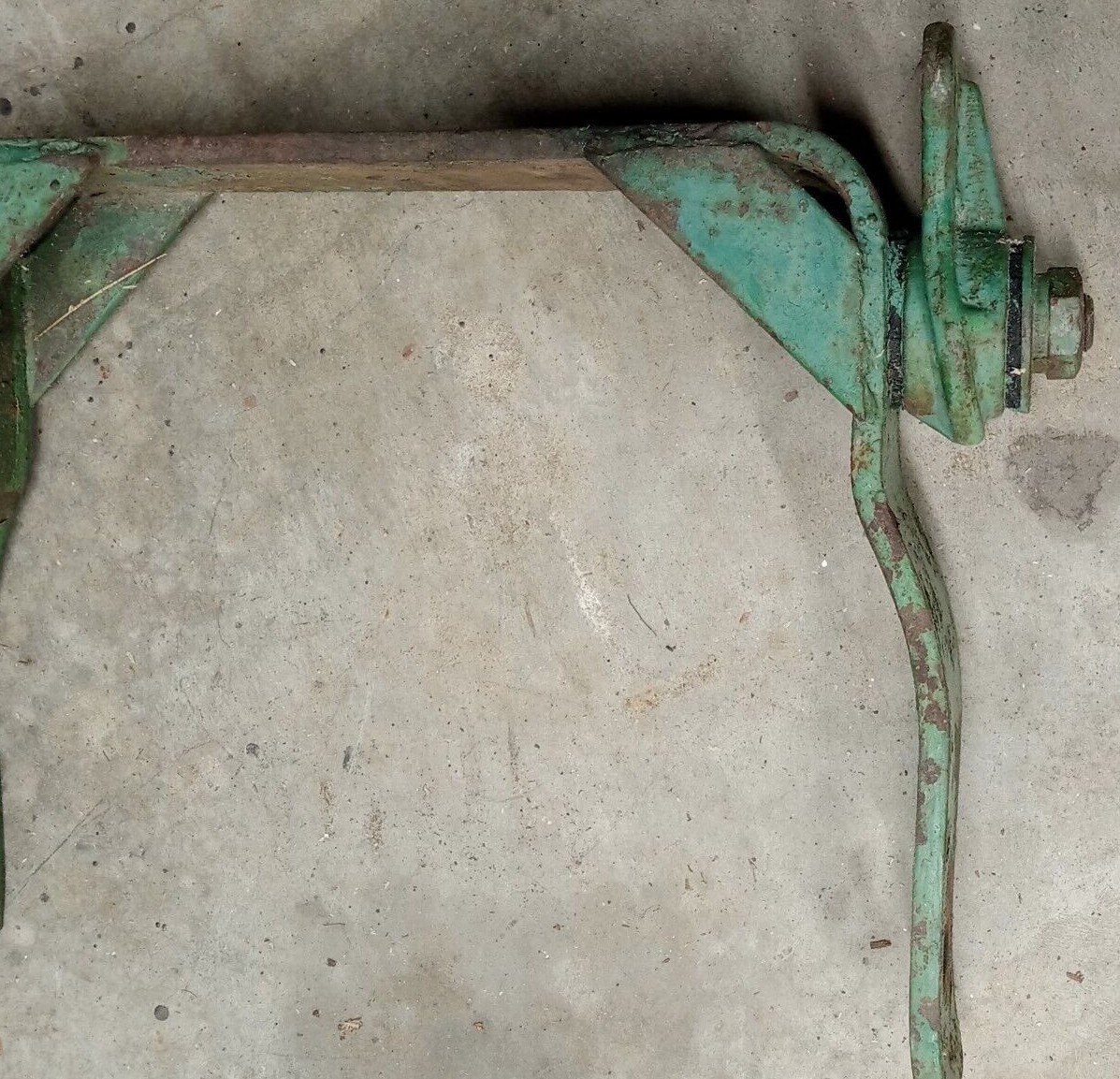 John Deere 40T mower bracket