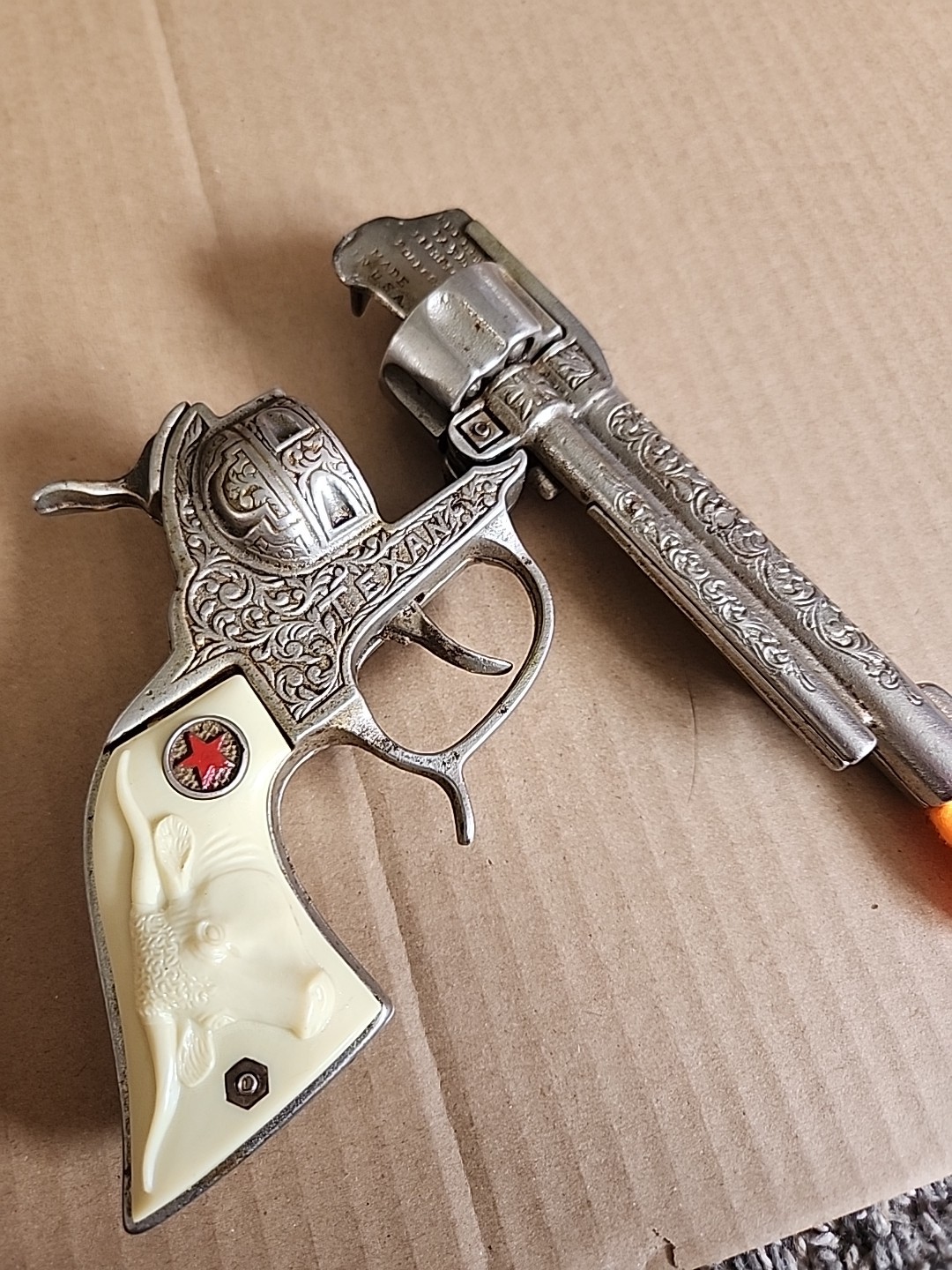 Vintage Hubley Texan 50 Shot Repeating Pistol Cap Replica TOY Gun Longhorn Grip