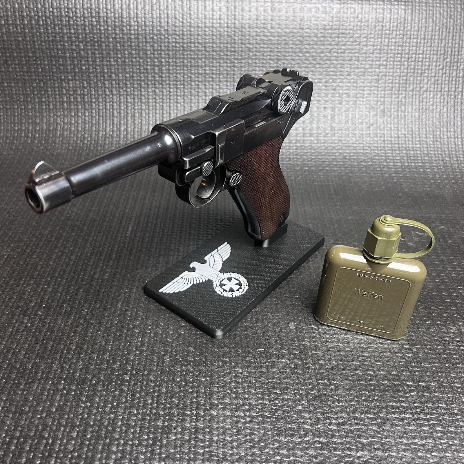 Luger P08 Pistol Display Stand Handgun Maintenance Gun Holder WW2 German