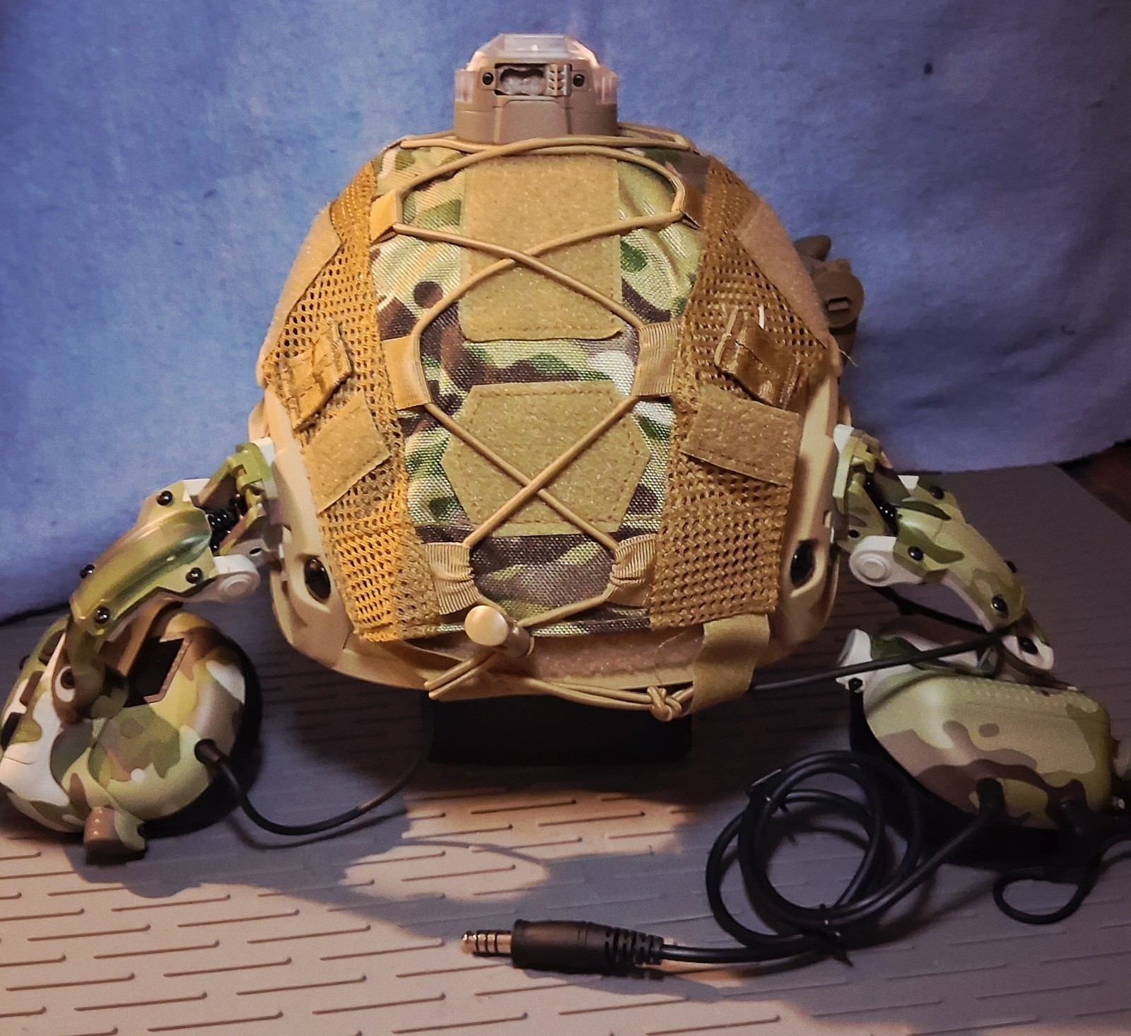NIJ IIIA Ballistic Helmet + UV-32 RADIO MULTICAM F30 COMM NAV LIGHT IR IFF PTT