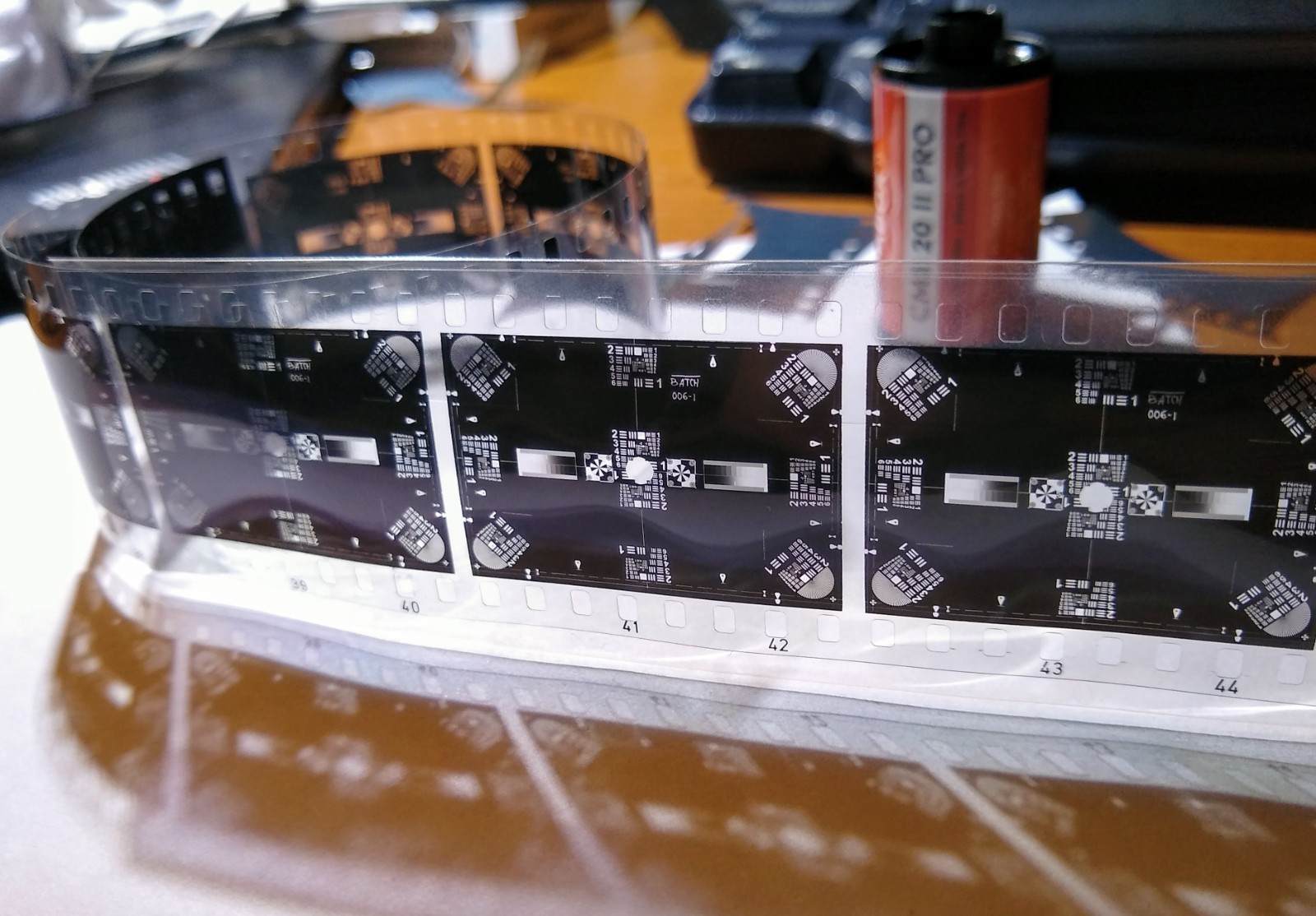 Scan Film Sharp with Vlads Focus Checker. 35 mm High-Res Calibration Target 3F