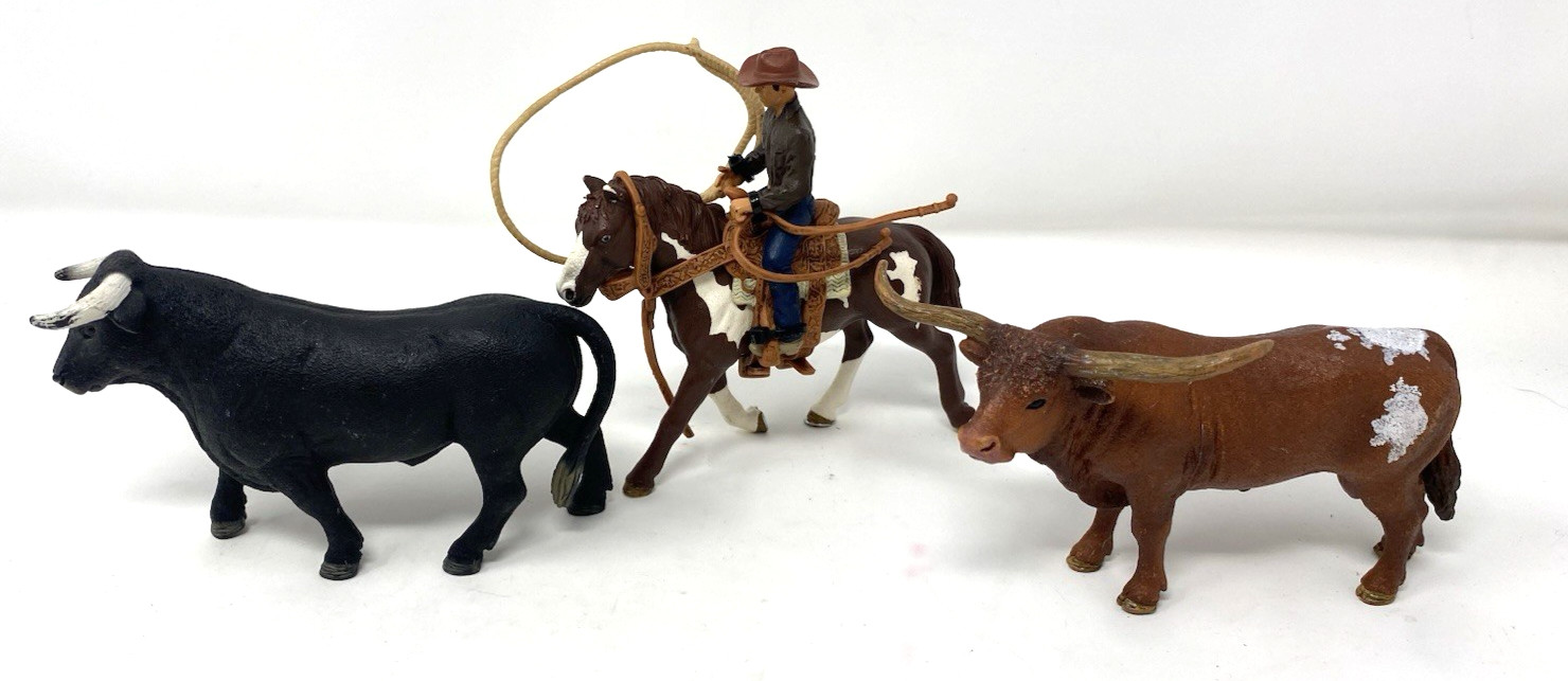 Schleich 2 Texas Longhorn Bulls, Horse & Cowboy Roping Figurines
