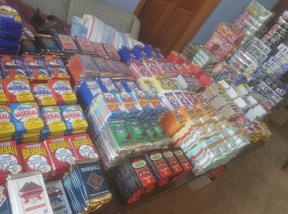 GIGANTIC ESTATE FIND OF VINTAGE SPORTSCARDS WITH OLD UNOPENED PACKS LIQUIDATION