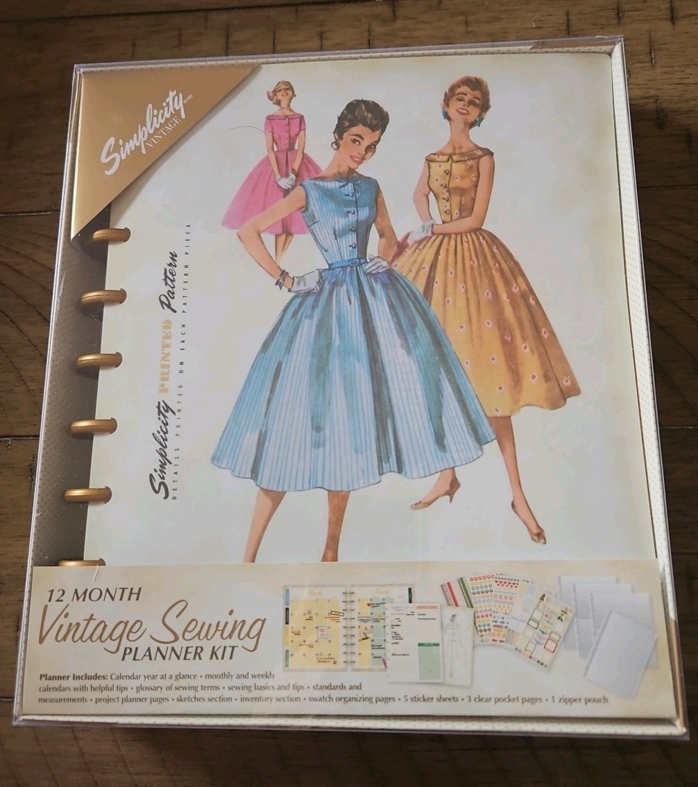 Simplicity Vintage Fashion Sewing 12 Month Planner 232 Pages 8.6'' x 9.5'' Item
