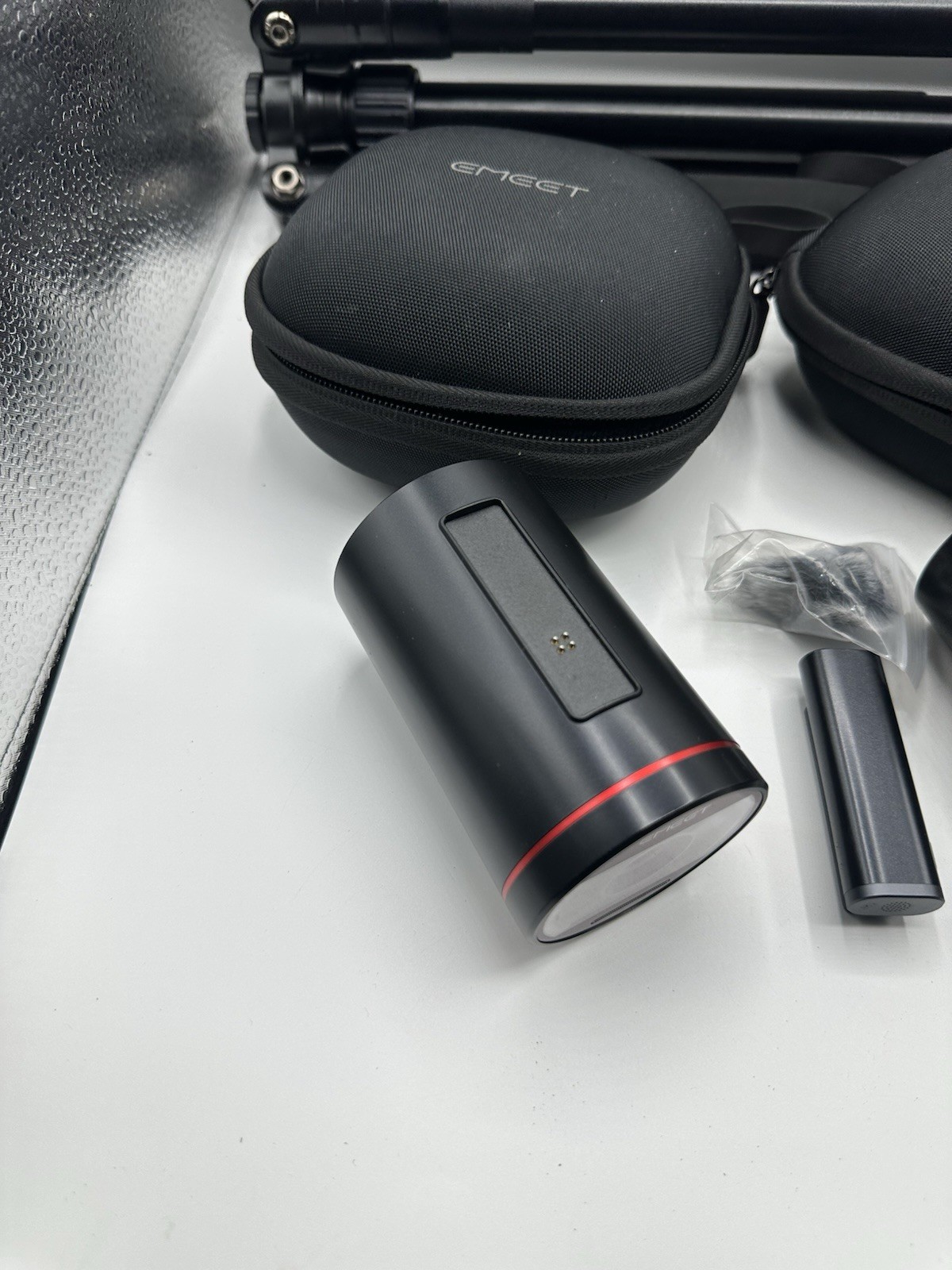 Emeet Streamcam One Set Three Cameras Mics SD Cards Tripod Cases