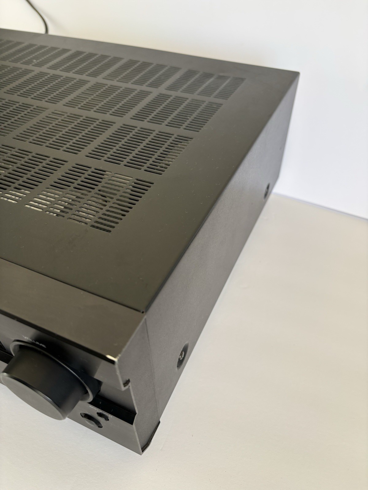 Yamaha RX V620 5.1 Channel 500 Watt Receiver Good Working Condition No Control