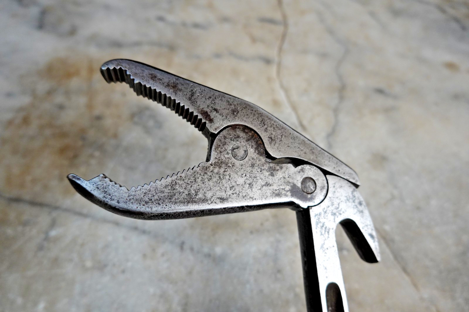 Antique RARE "PTERODACTYL" WRENCH PLIERS SCREWDRIVER PRY BAR Mechanic Carpenter