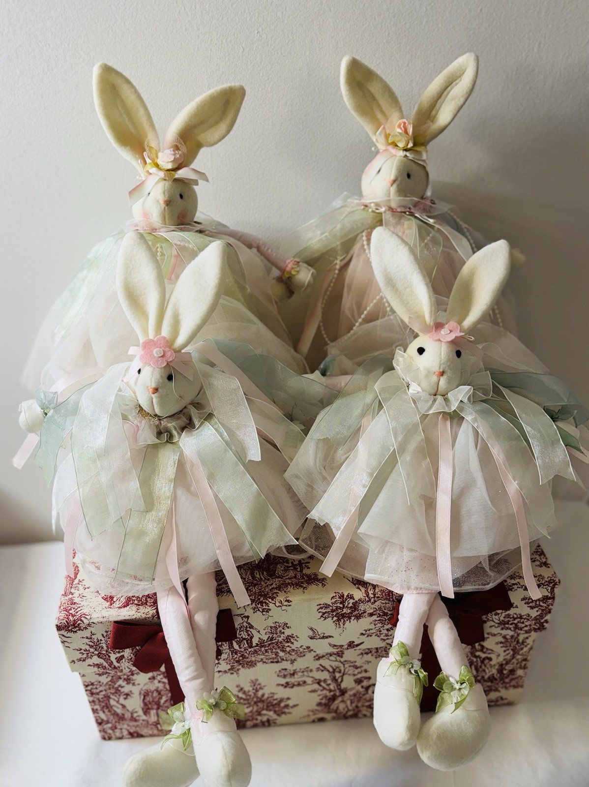 Decorative Rabbits Vintage  04