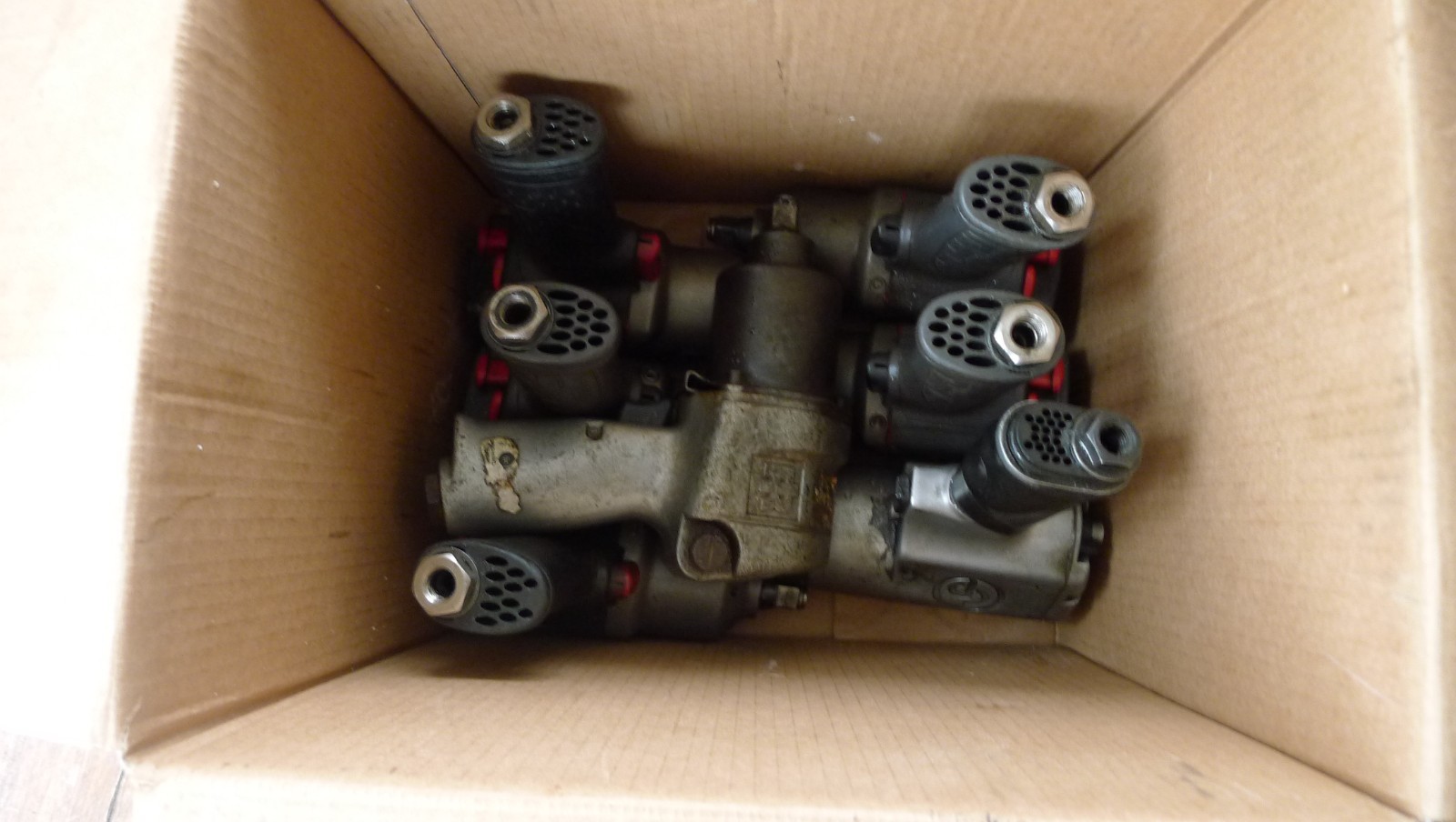 7 LOT 1/2" DRIVE AIR WRENCHES, 6 IR, PARTS OR REPAIR