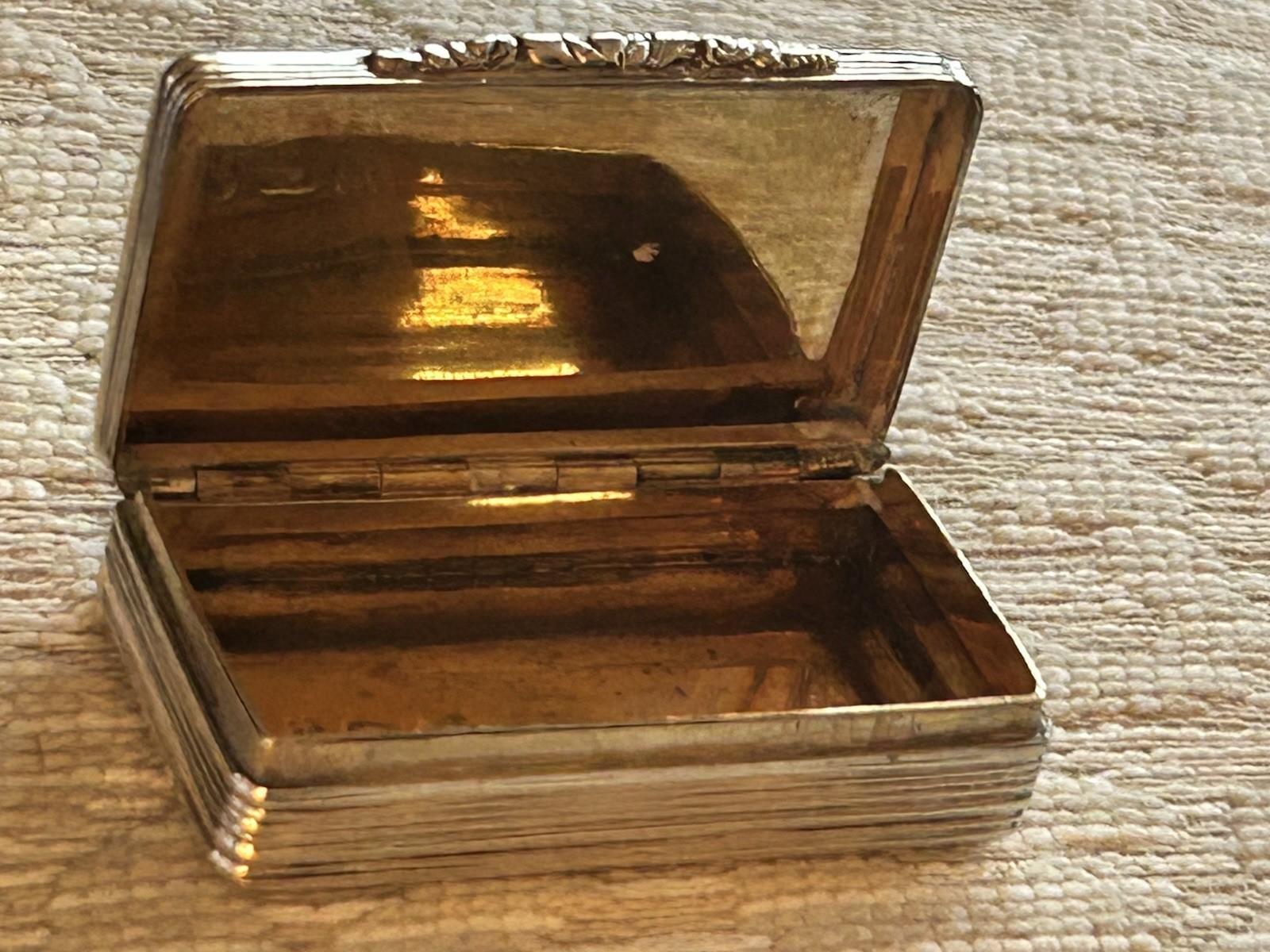 William IV Regency English Sterling Silver Snuff Box Made In 1835 In Birmingham