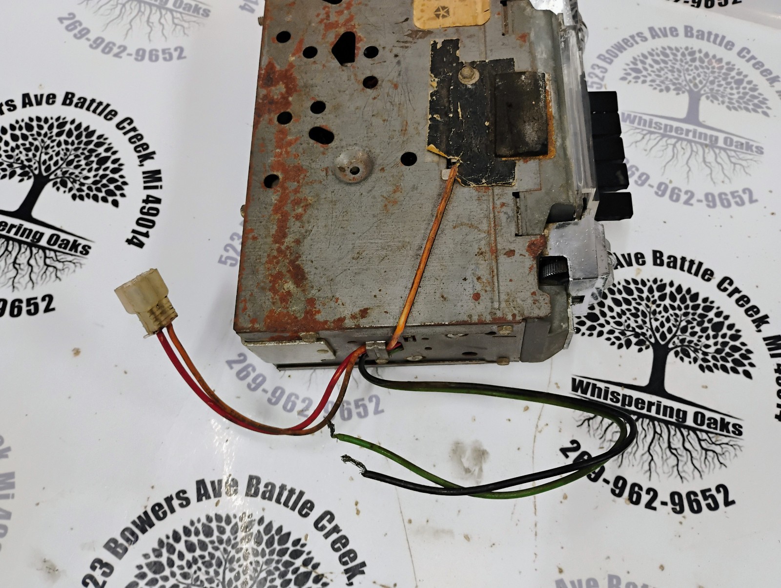 1968-1969 Dodge/ Chrysler Solid State Thumb Wheel AM Radio 2884-631