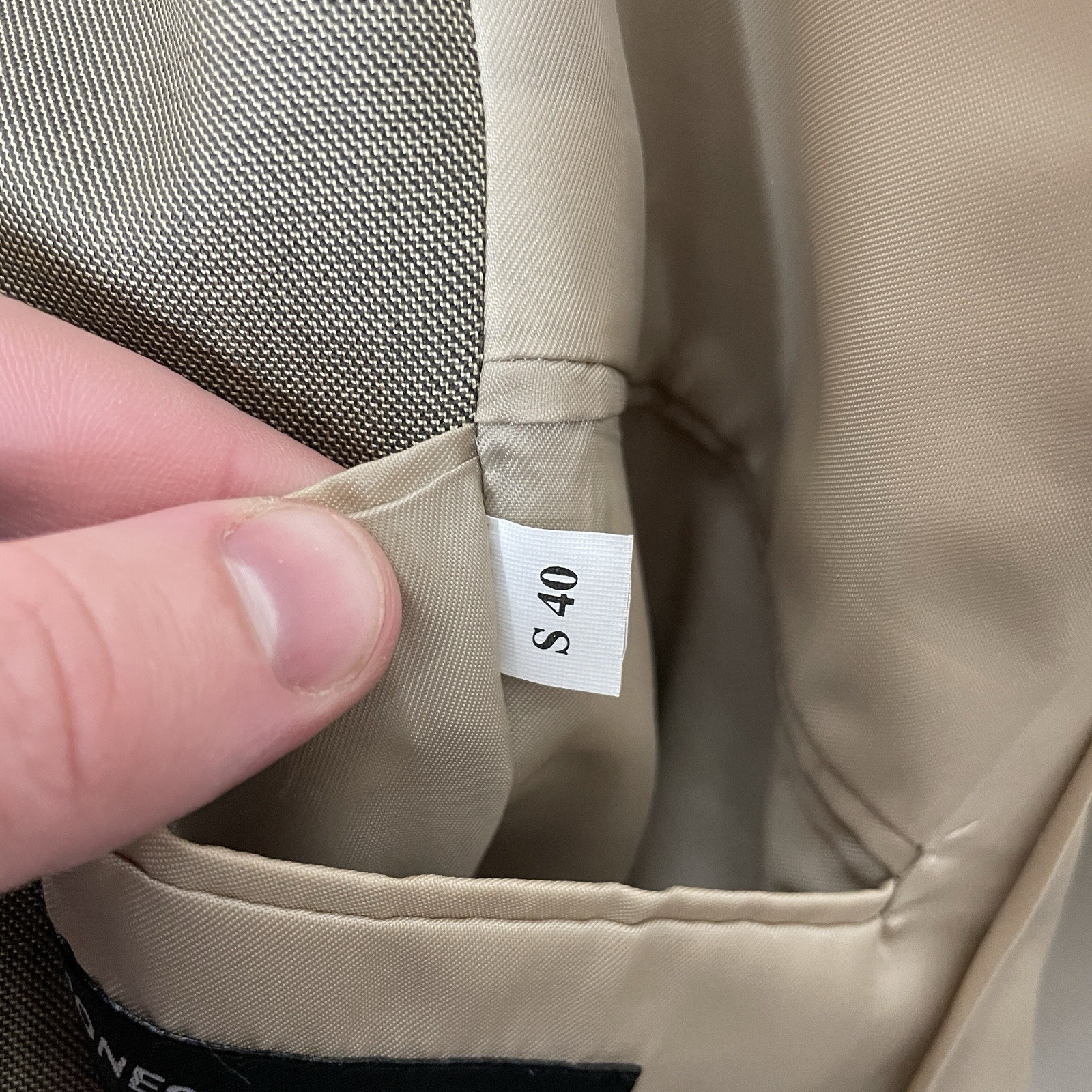 Jones New York 2 Piece Suit Mens 40S 32x30 Beige Solid Wool Silk Three Buttons