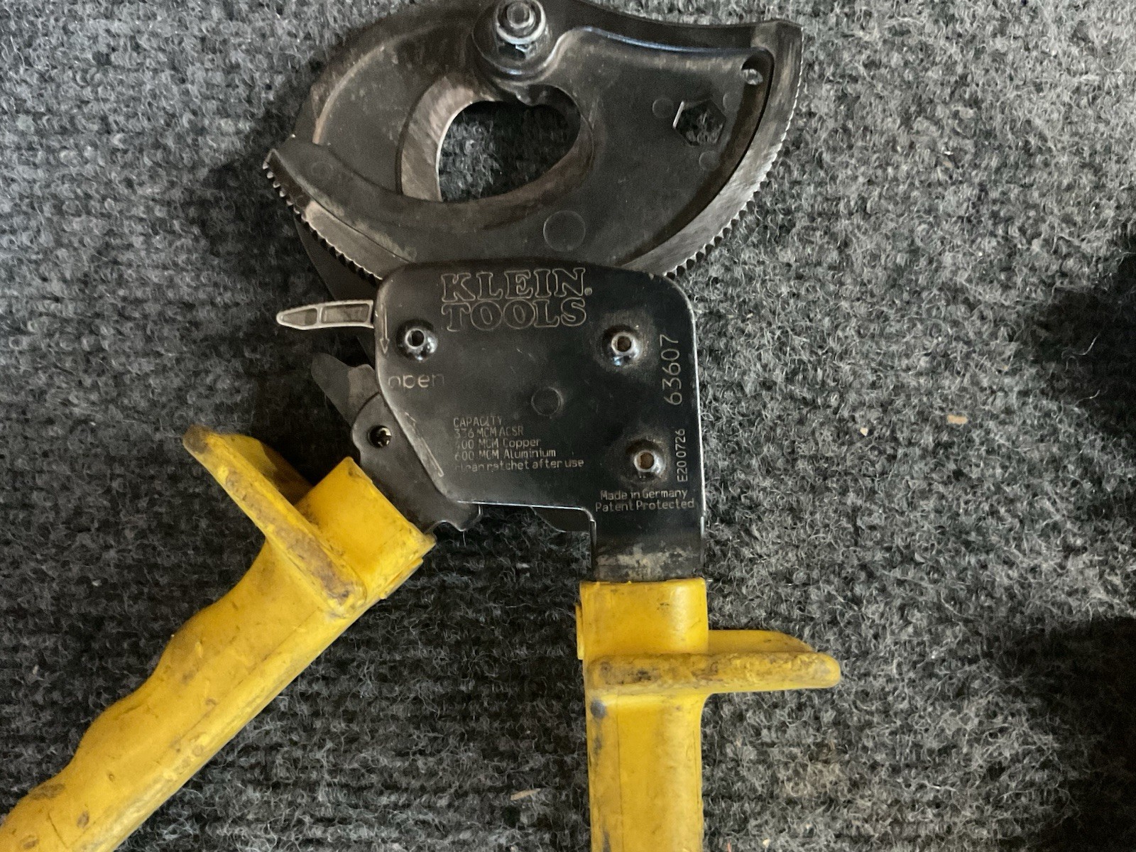 Lot of 3 Klein Tools Ratcheting Cable Cutters 63607 Moving Blade Klein