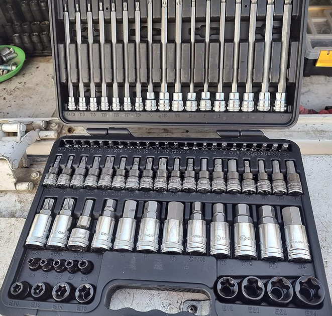 GEARWRENCH  80742  Master SAE/Metric Hex And Torx Bit Socket Set - 84 Pc.