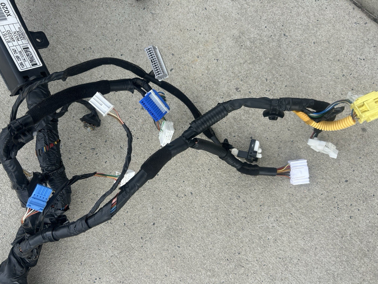 Genuine Hyundai Wiring Assembly - Front (Part No.: 91151-4R020)