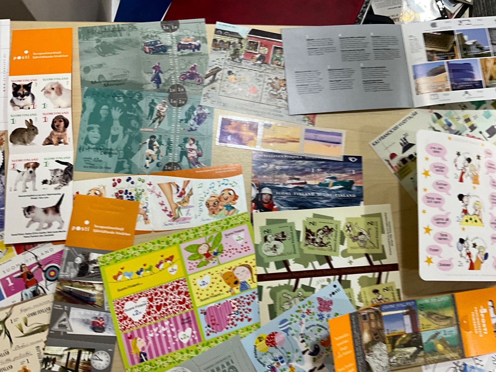 Finland MNH Stamps modern sheets booklets 102 different items @4*