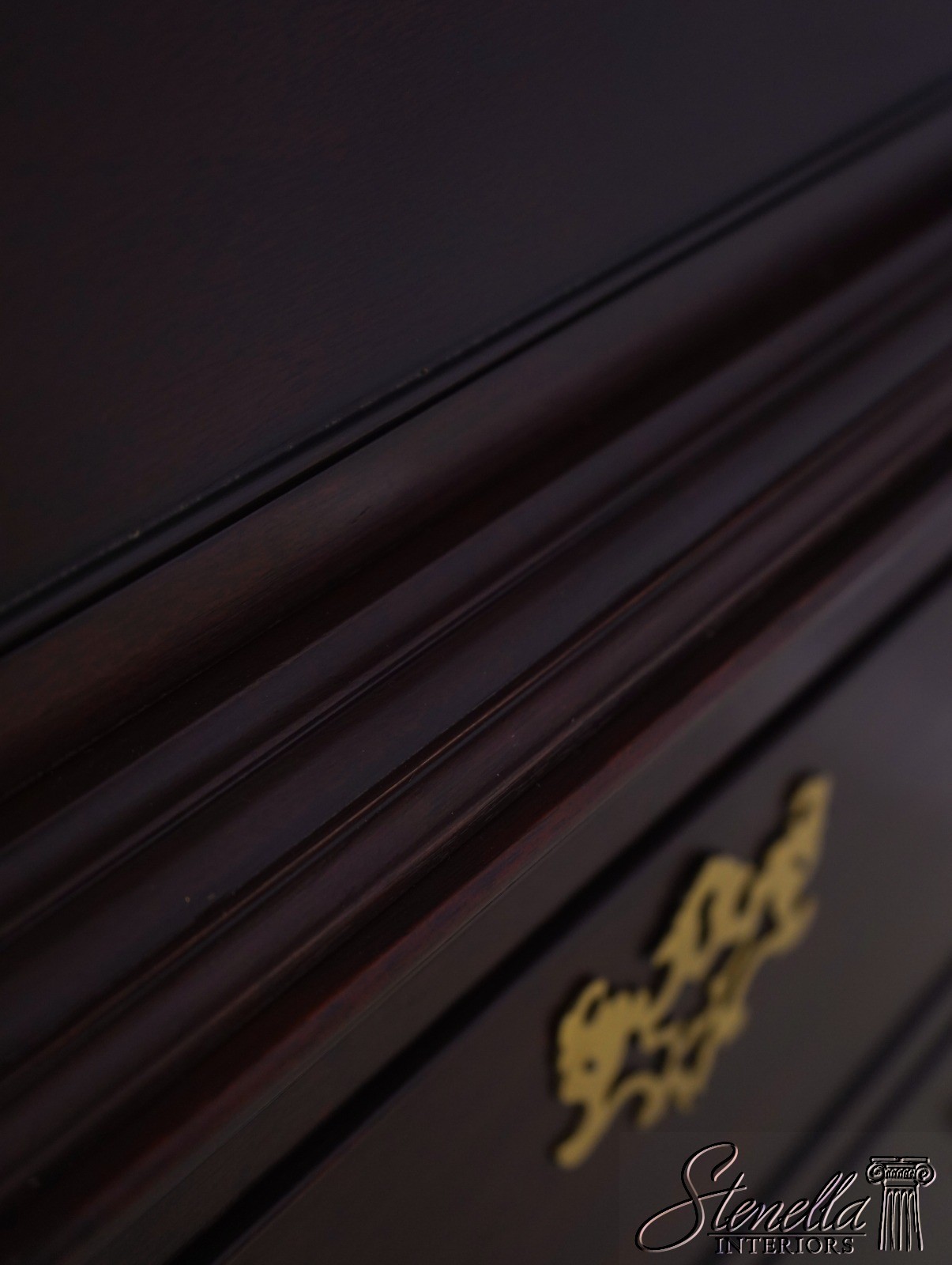 70119: KINDEL National Trust Mahogany Chest On Chest