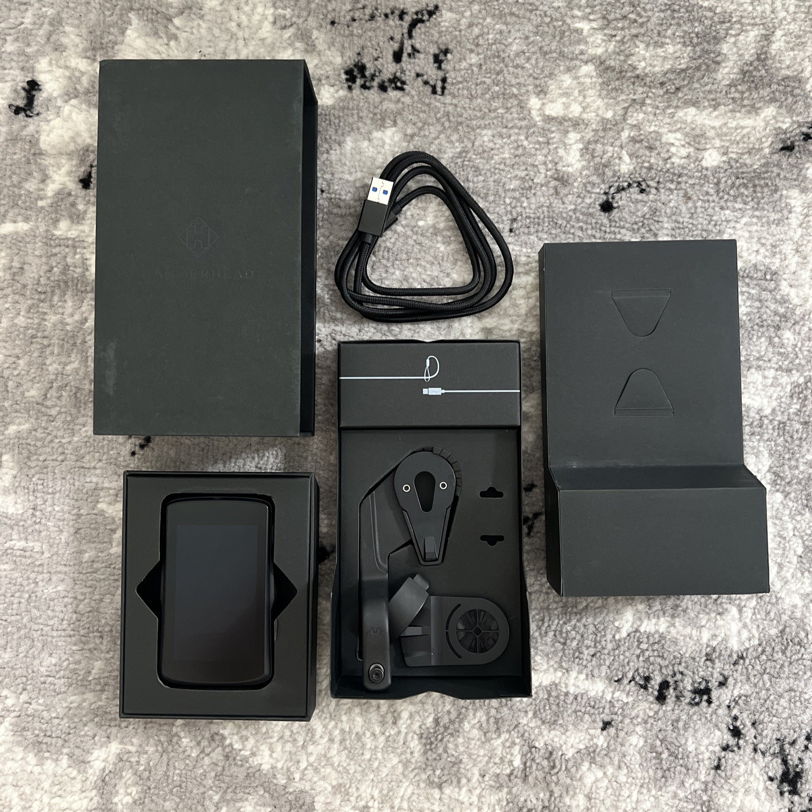 Hammerhead Karoo 2 GPS Bike Computer Touch Screen Music Bright Big Screen FREE S