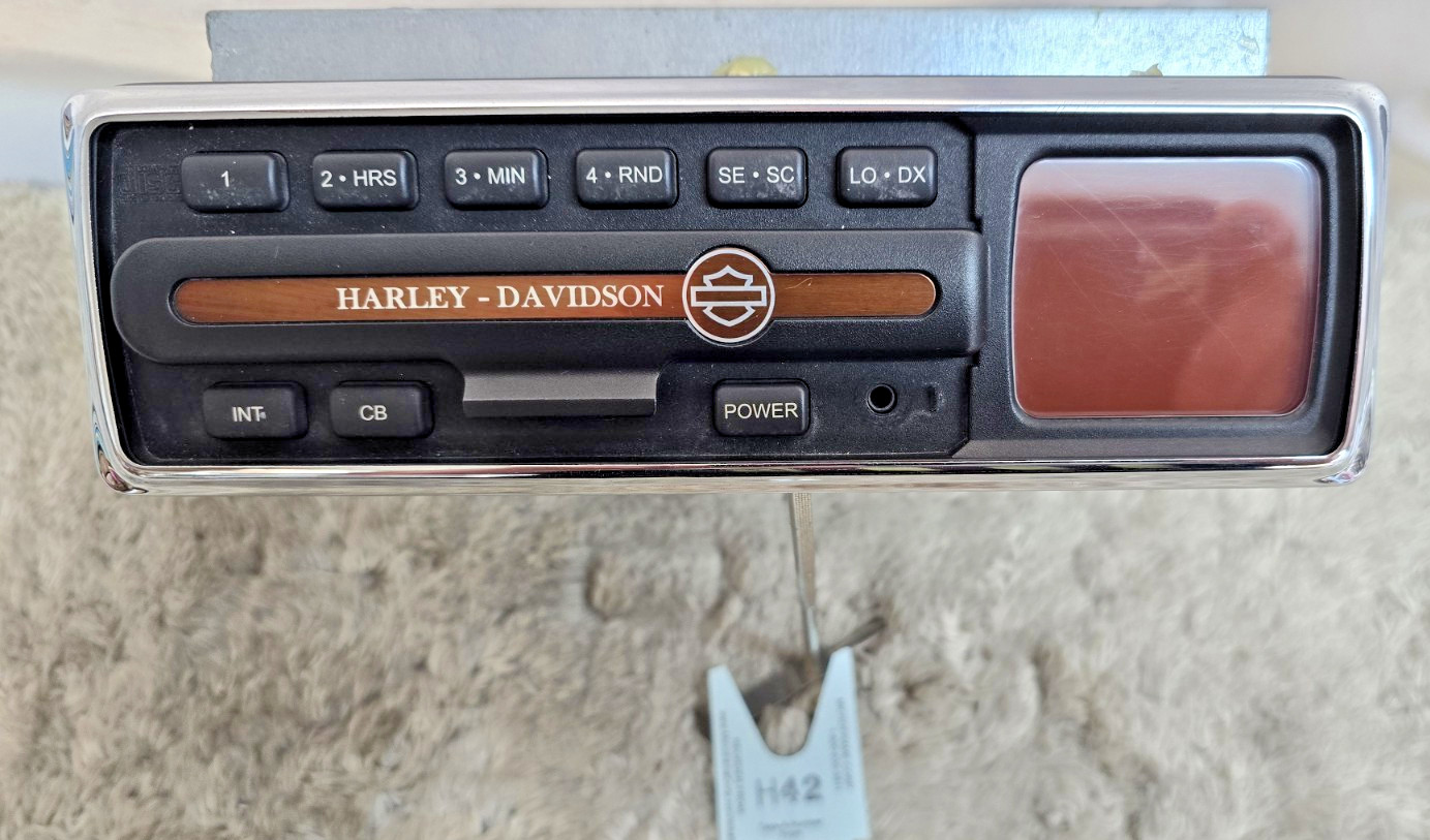 Harley Davidson Radio Touring CB CD 76146-04 04-06