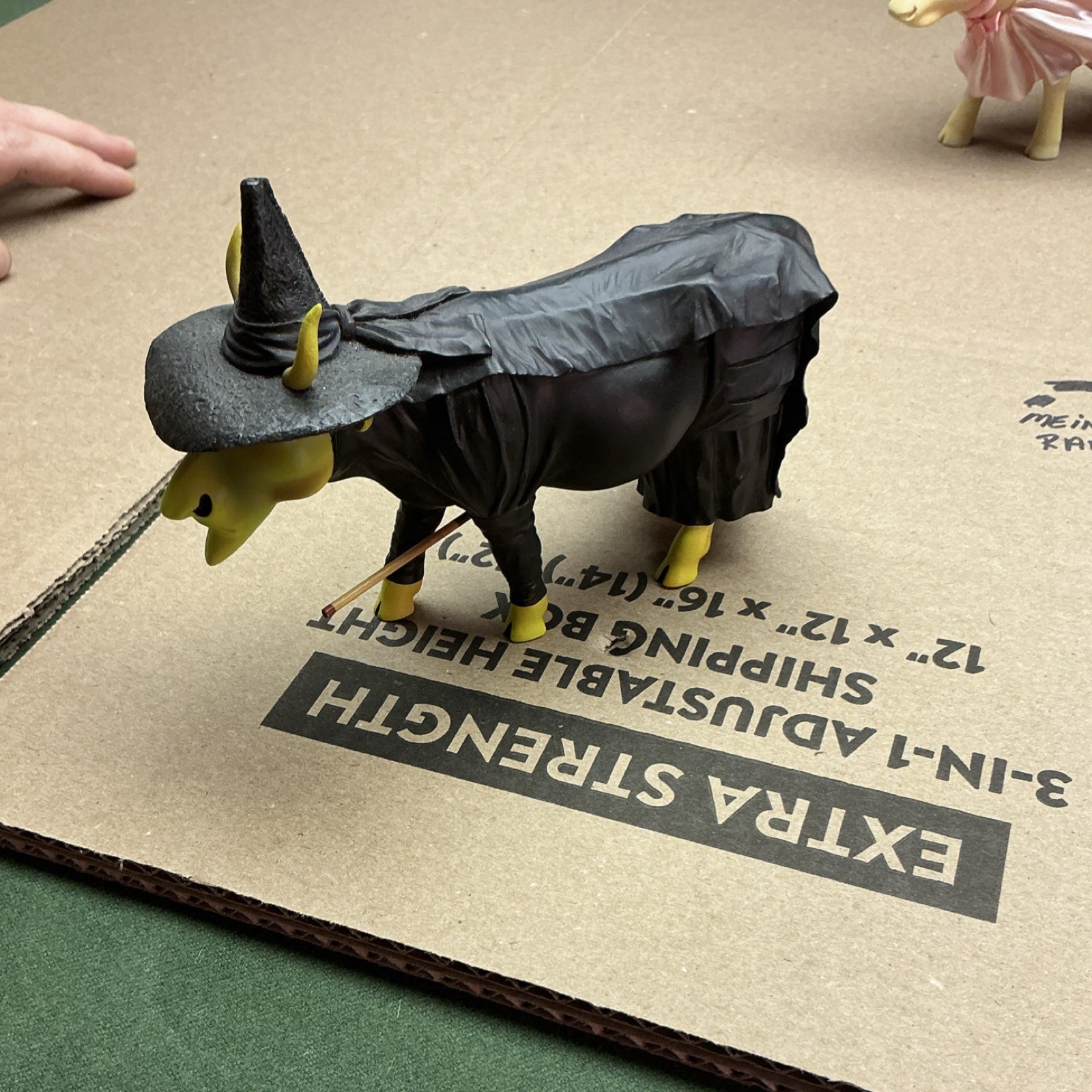 CowParade Wizard of Oz Cow Figurine Set Resin COMPLETE SET 6 1/2 long by 5 tall