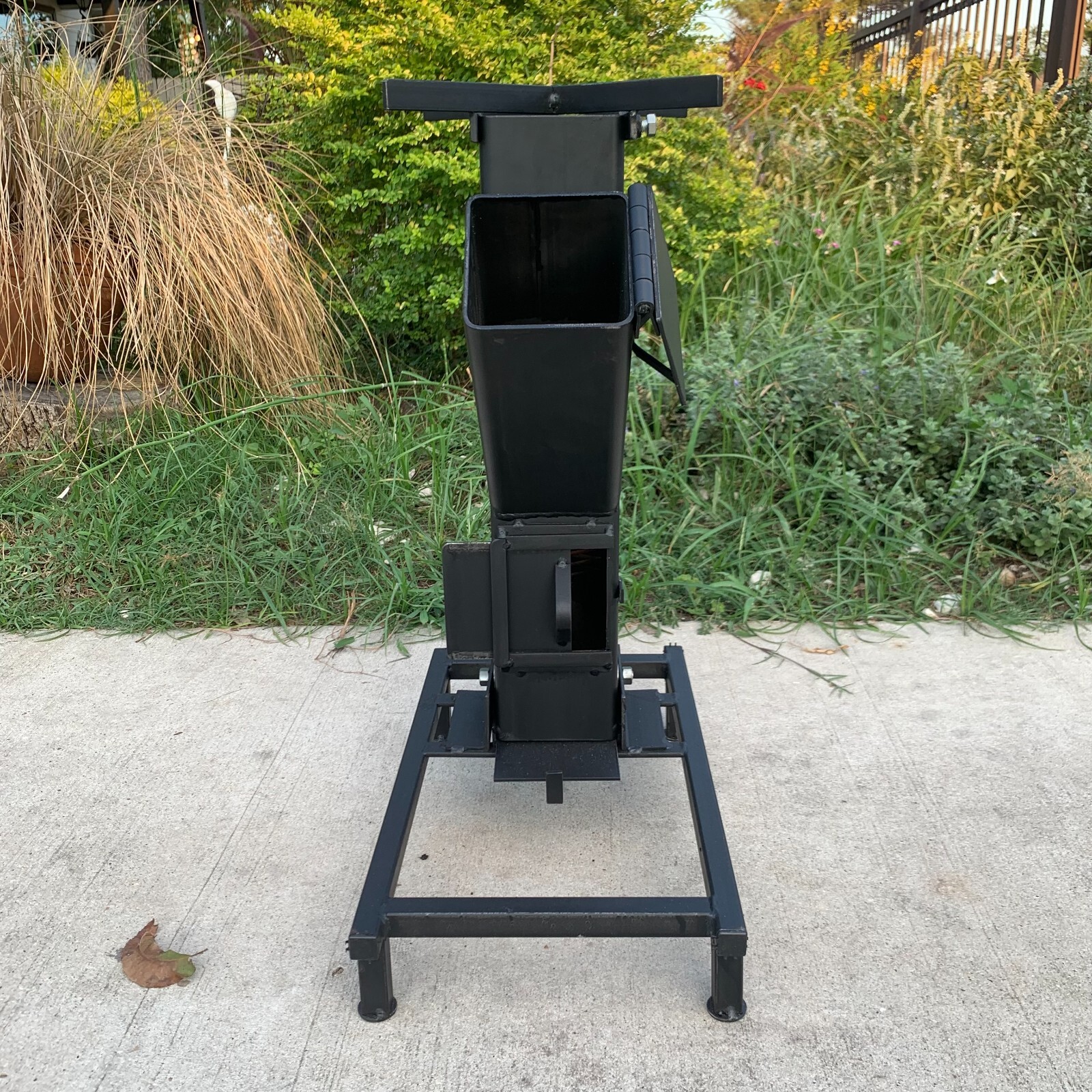 LAREDOS BLACKSMITHS PORTABLE ROCKET STOVE 2YRS WARRANTY