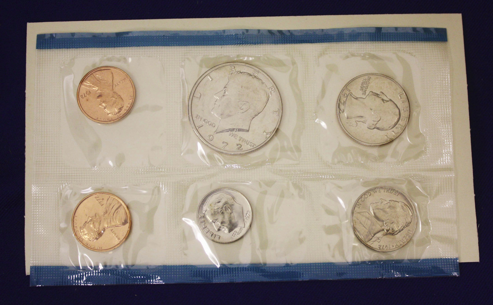 1972 MINT SET ISSUED BY US MINT UNCIRCULATED Genuine