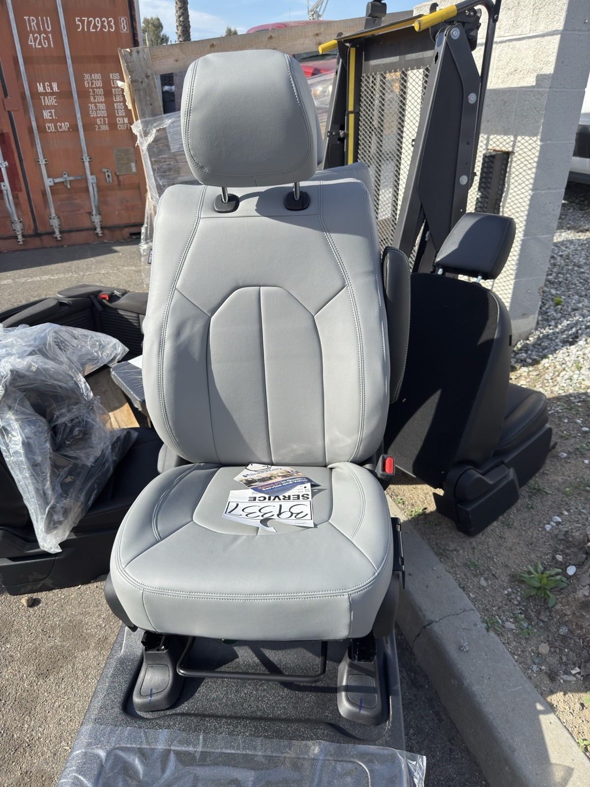 Braunability Wheelchair Van Seat Chrysler Pacifica Rh Side Passenger Seat Grey