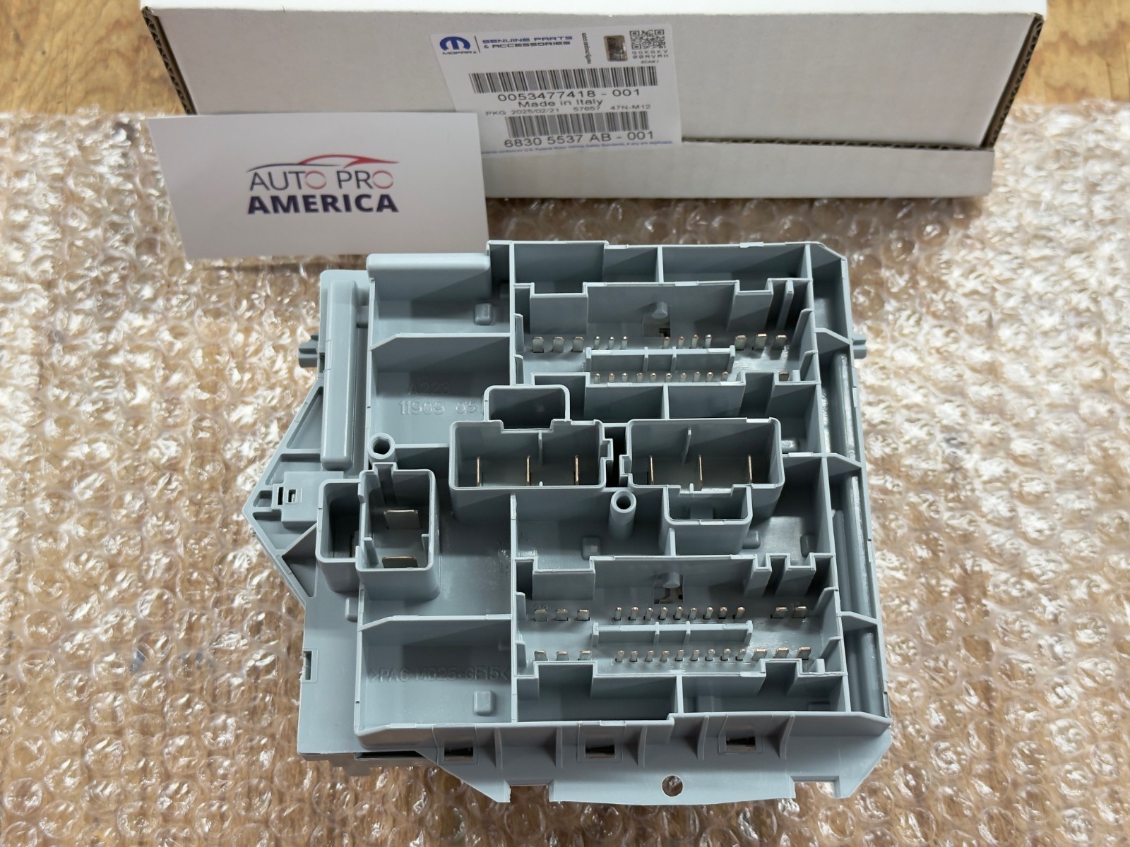 INTELLIGENT POWER CENTER 14-22 RAM PROMASTER 1500 2500 3500 OEM MOPAR 68305537AB