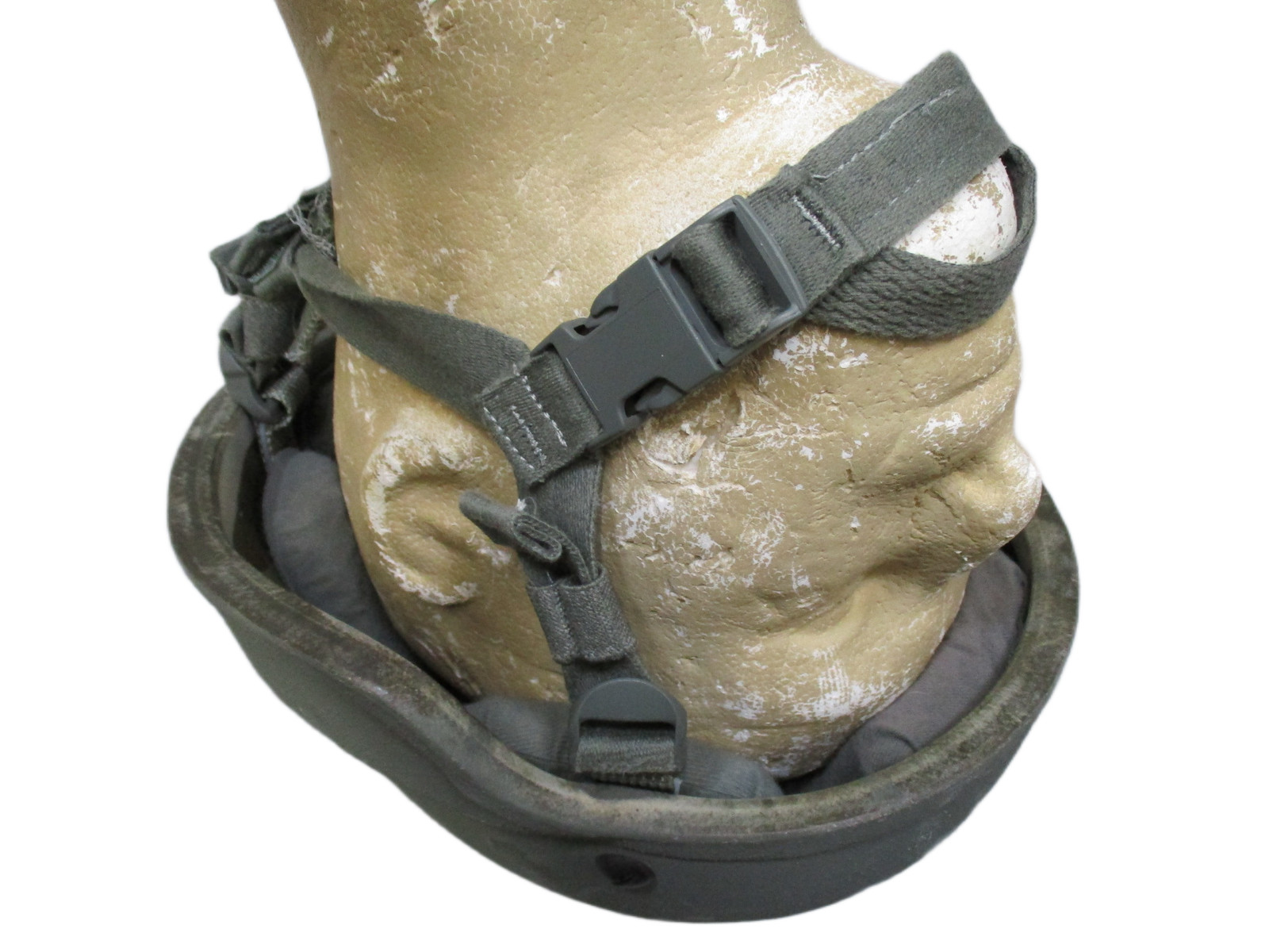 ACH Advanced Combat Helmet Size Medium Foliage Green w/ Pads Chinstrap Ballistic