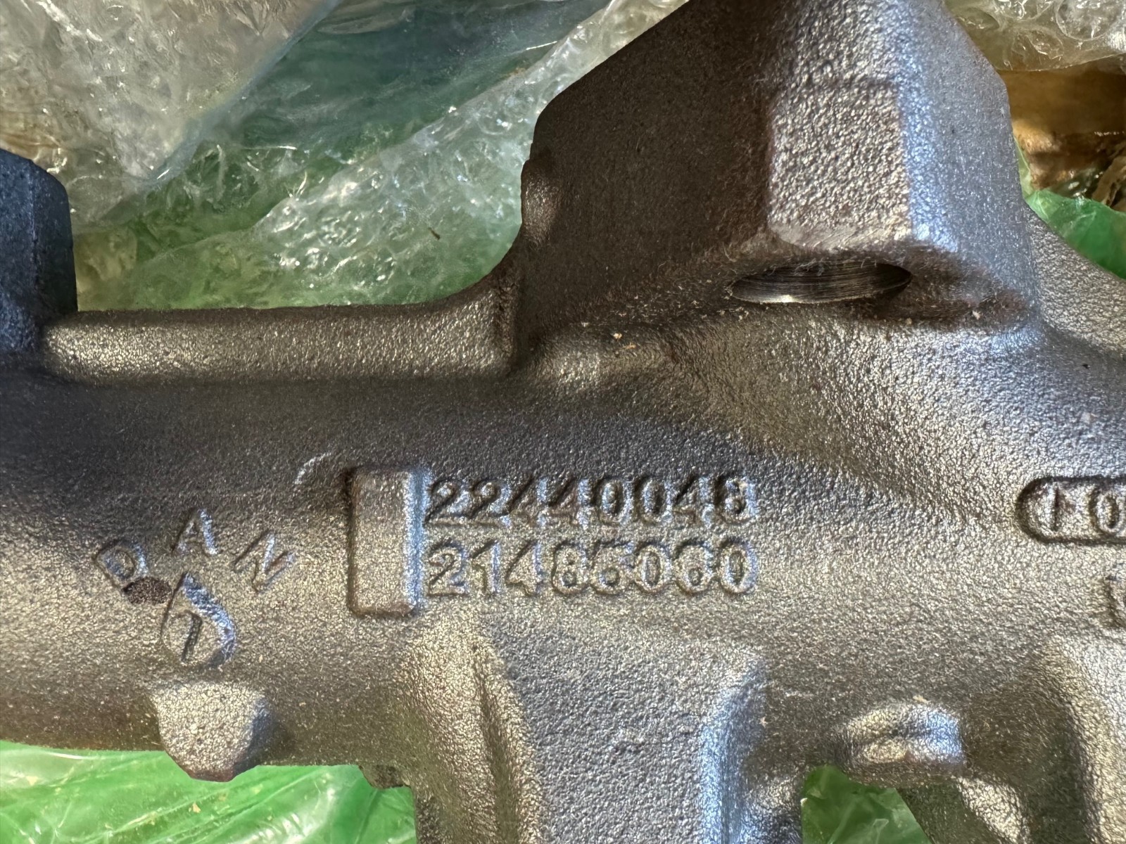 Genuine OEM Volvo Mack D11 MP7 Exhaust Manifold 21768561, 21485080, 22440048