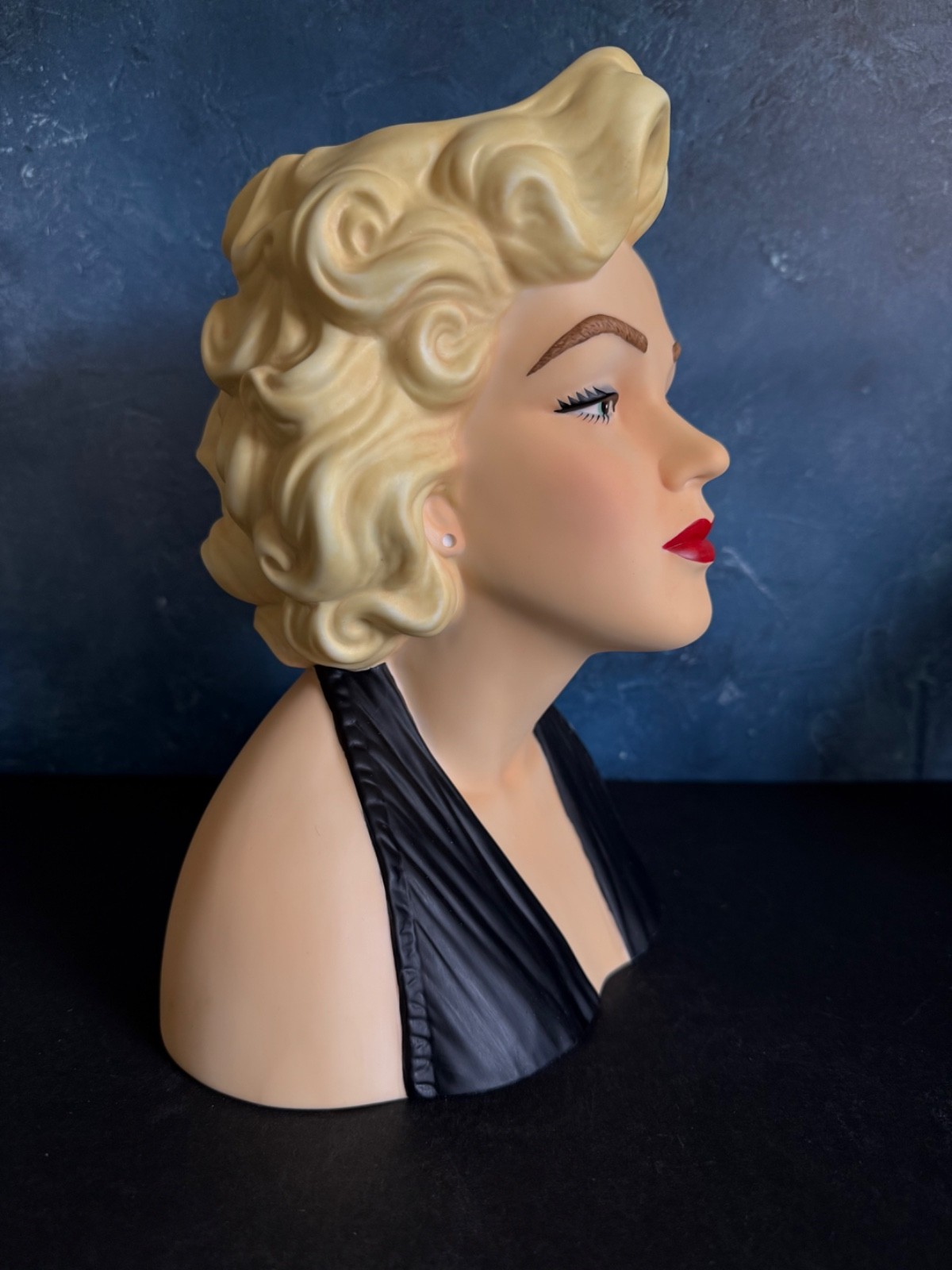 VINTAGE LADY HEAD VASE CONVENTION MARILYN MONROE 10” & VINTAGE NECKLACE/EARRINGS