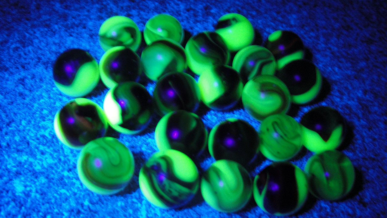 Wood box w Dave McCullough signature marbles Jabo Joker Experimentals w/ 2 dz UV