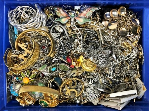 Jewelry VTG to Mod Junk Craft Harvest Lot 5 Pounds 5 Lbs Some Wear Resell Mix In