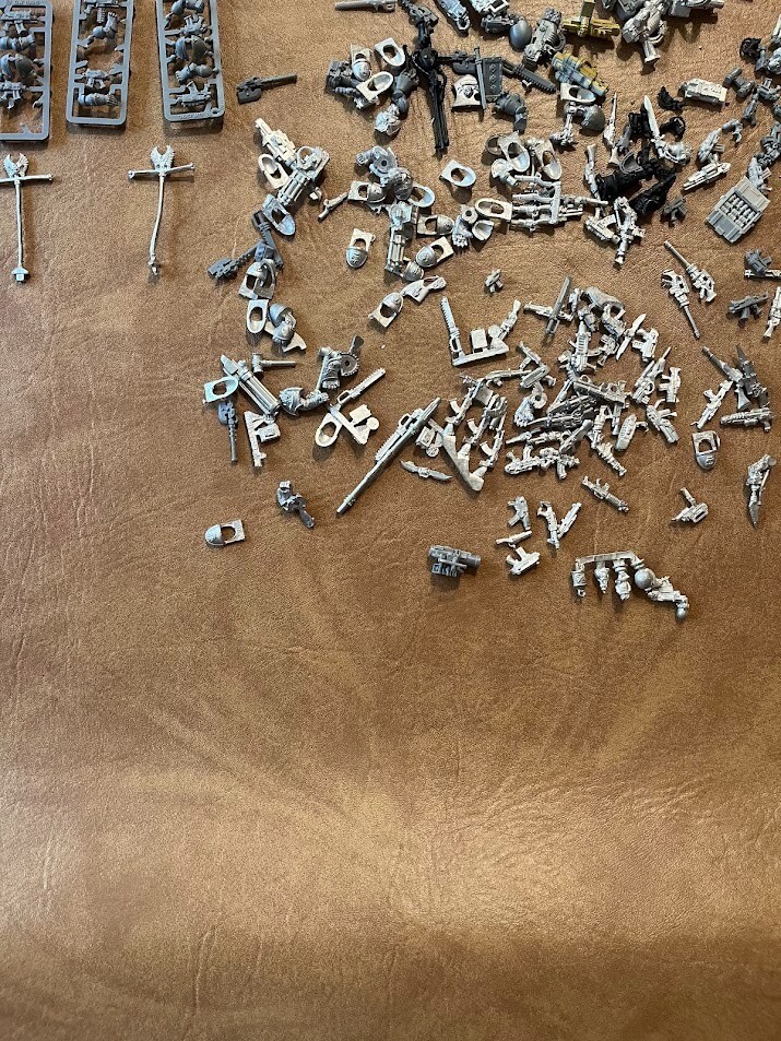 Large Lot of Warhammer 40k Bits 250+ Pieces Metal & Plastic