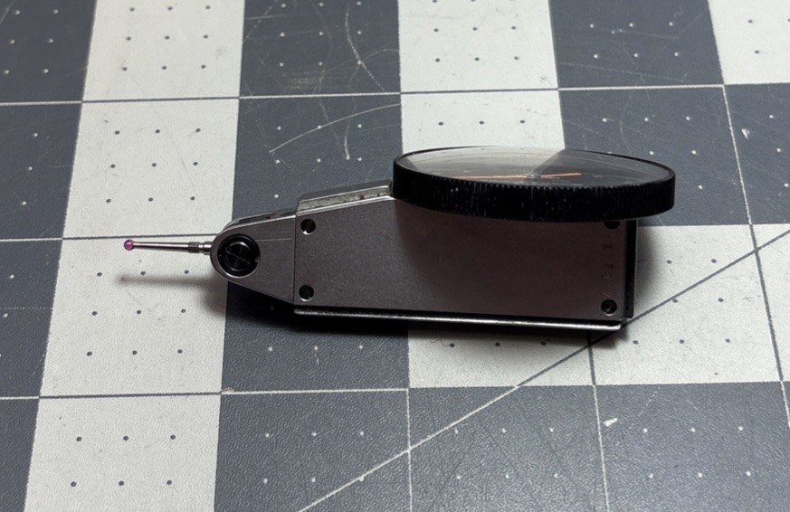 Brown & Sharpe BesTest Dial Indicator .00005” 7033-5 w/ Case Tools USA B&S