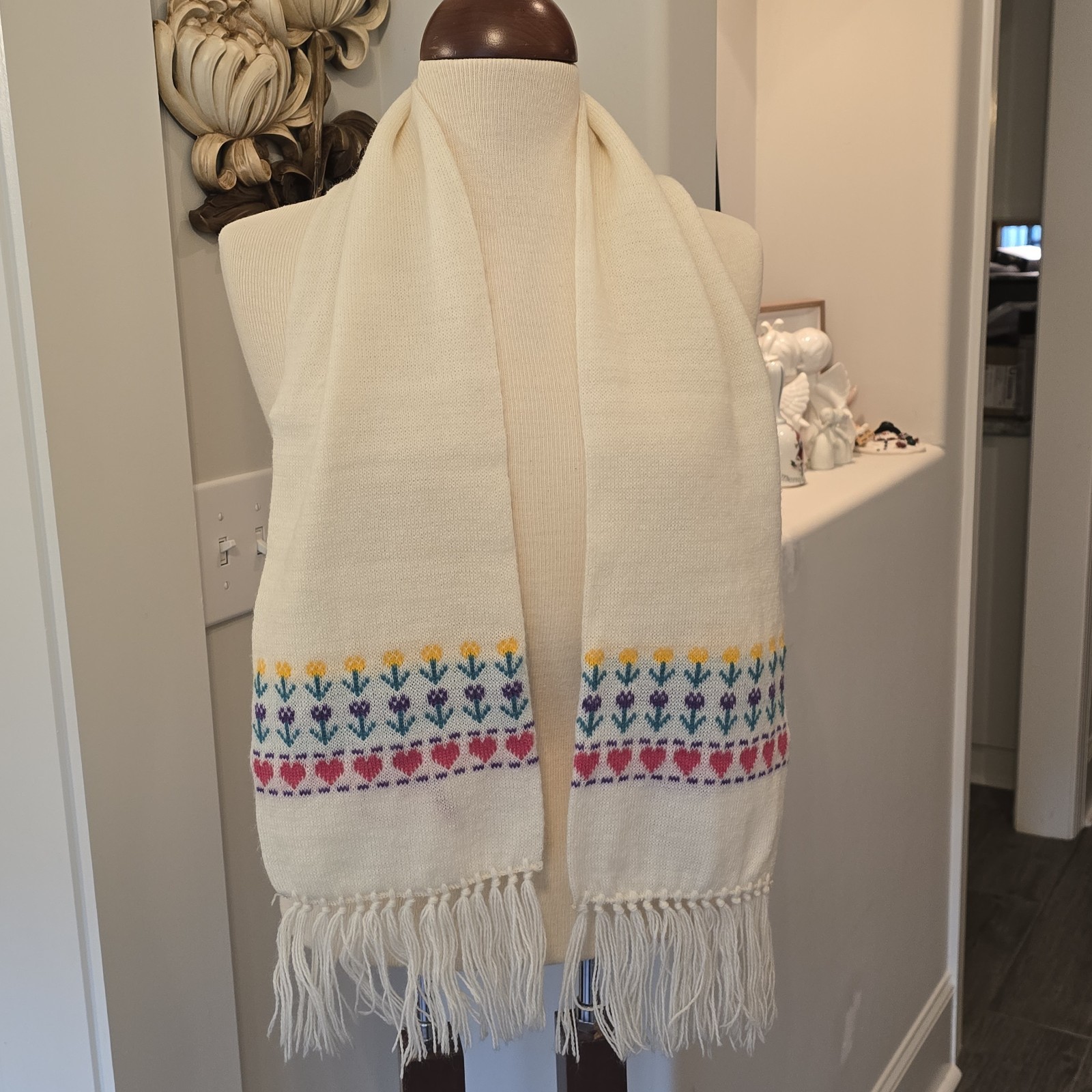 Vintage Blended Wool Girls Scarf Tulips Hearts White 80s 90s 7.5x50 Inches