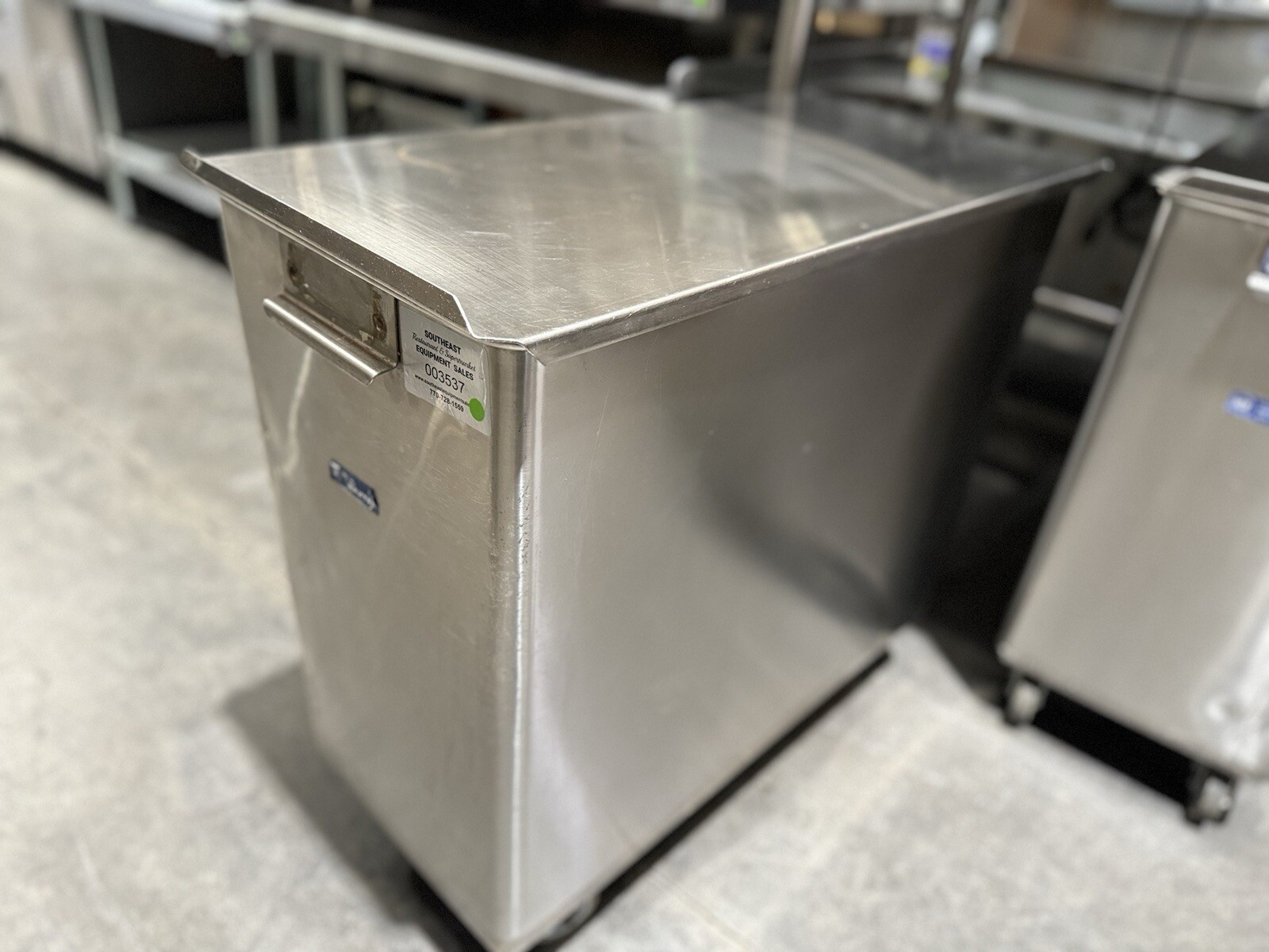 Baxter INGBIN-1CMPT3 Ingredient Bin in Excellent Condition