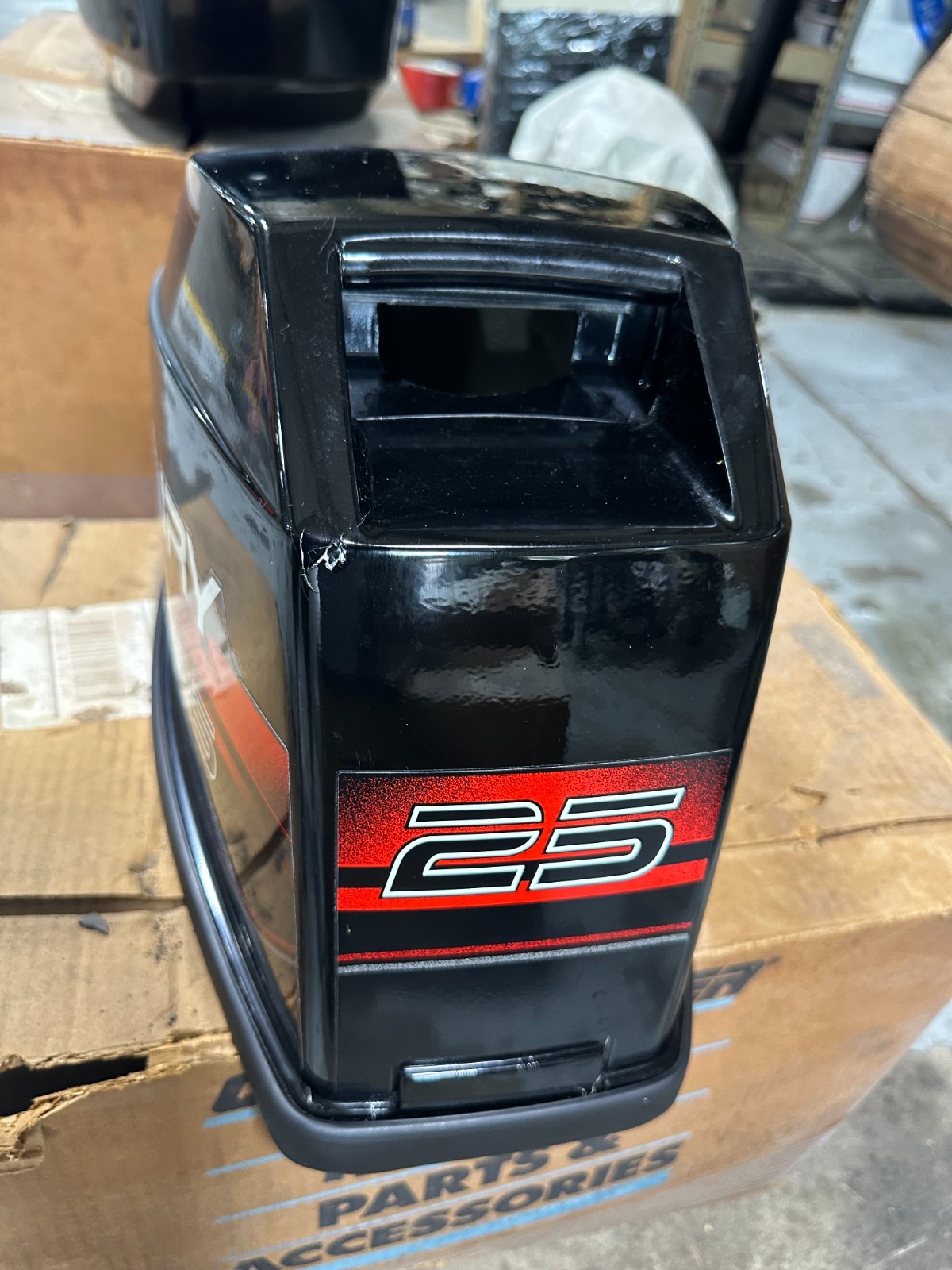 New OEM Mercury 25 Hp 2-Stroke Outboard Manual & Electric Start Top Cowling